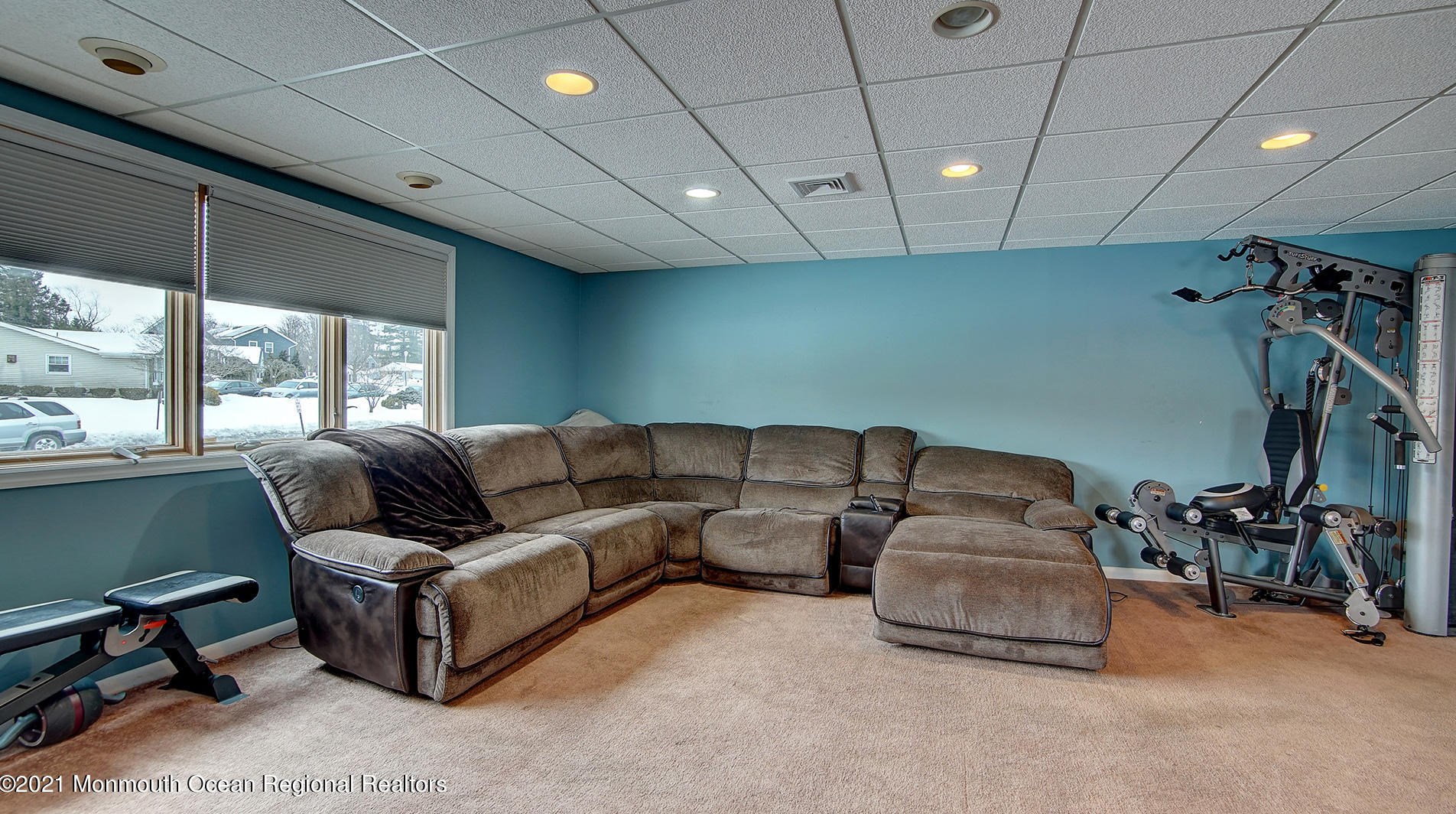 5 Canfield Ln, Matawan NJ 07747-2204 exterior