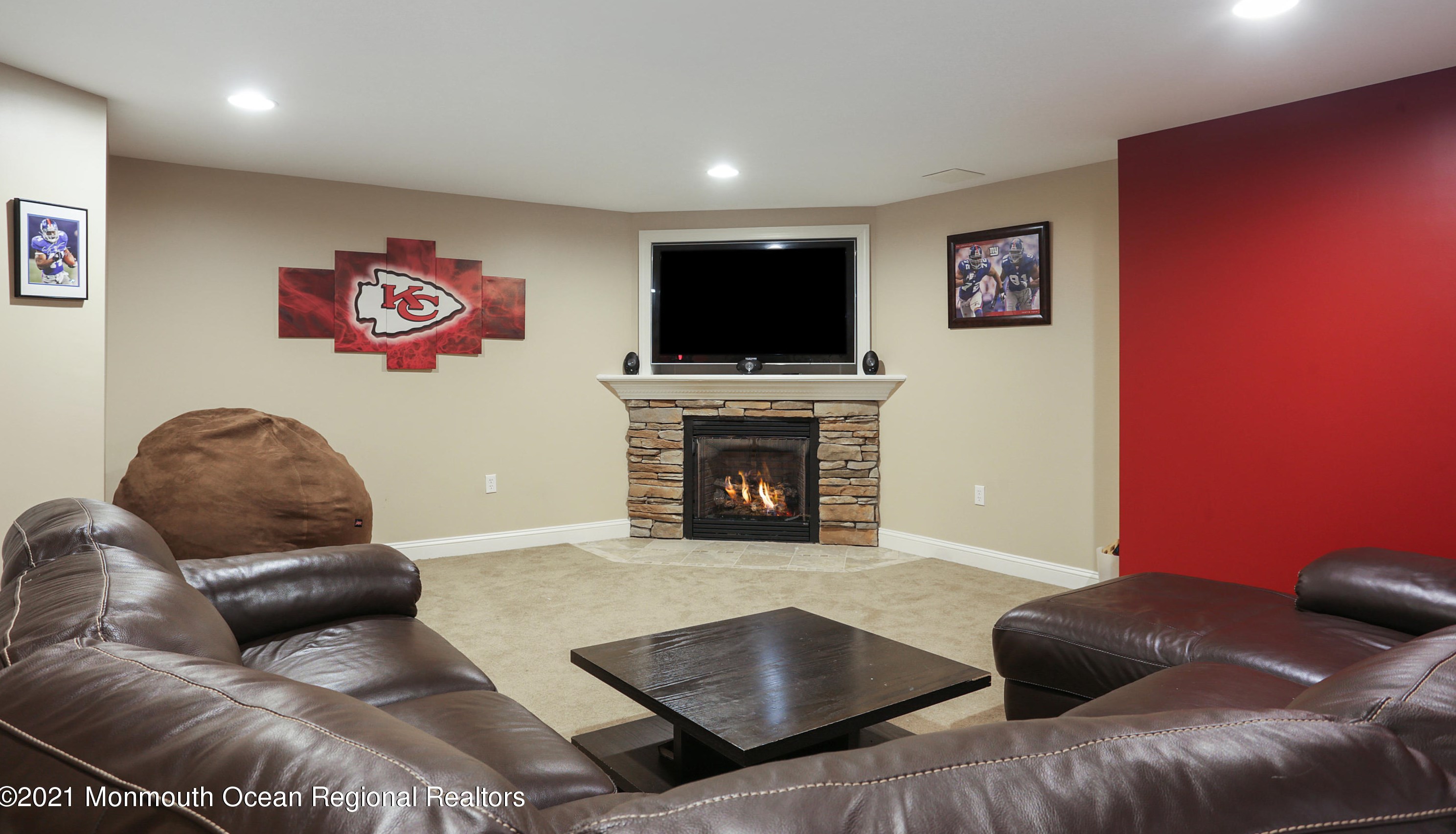 40 Aimee Dr, East Freehold NJ 07728-9220 exterior