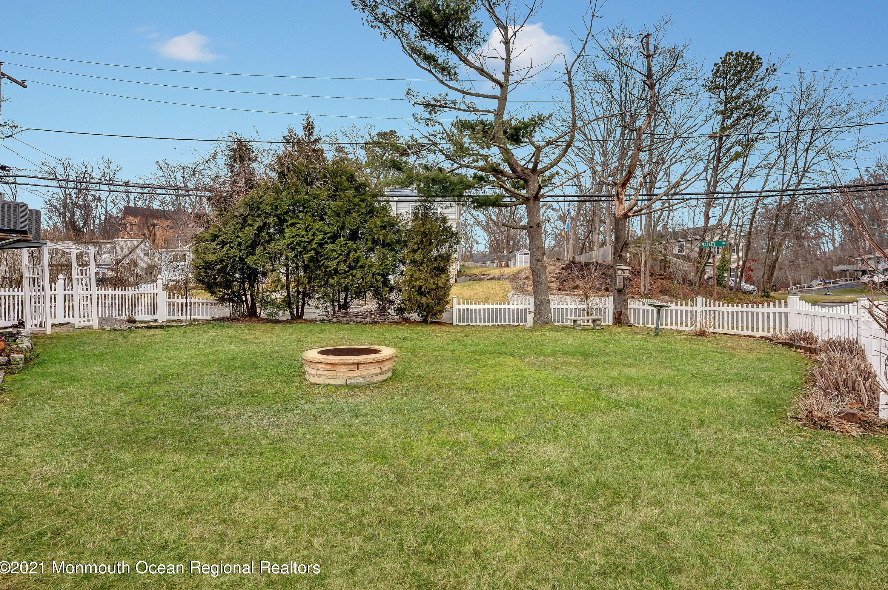 118 Beverly Way, Wall Township NJ  07753-5709 exterior