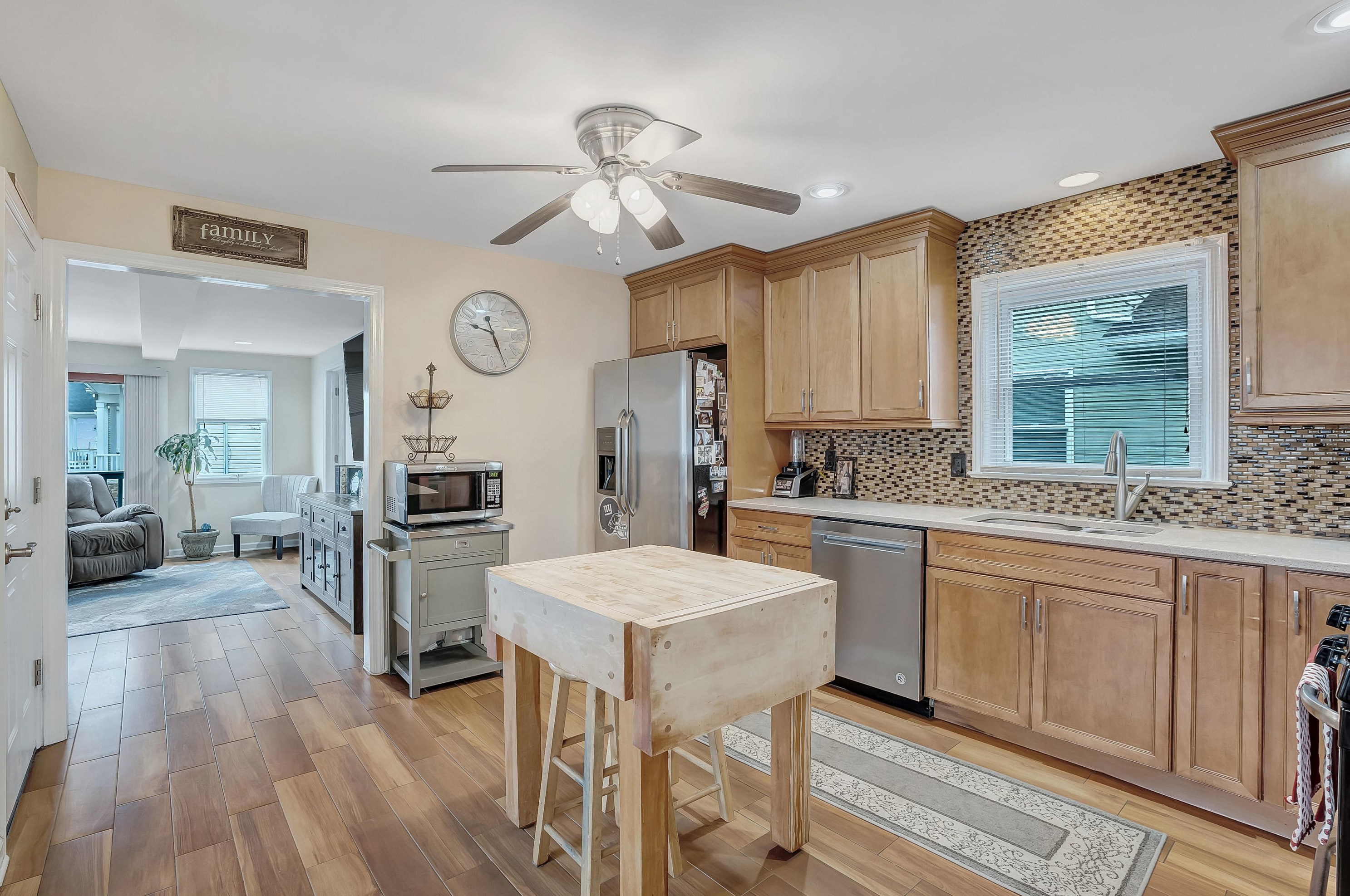 118 Beverly Way, Wall Township NJ  07753-5709 exterior