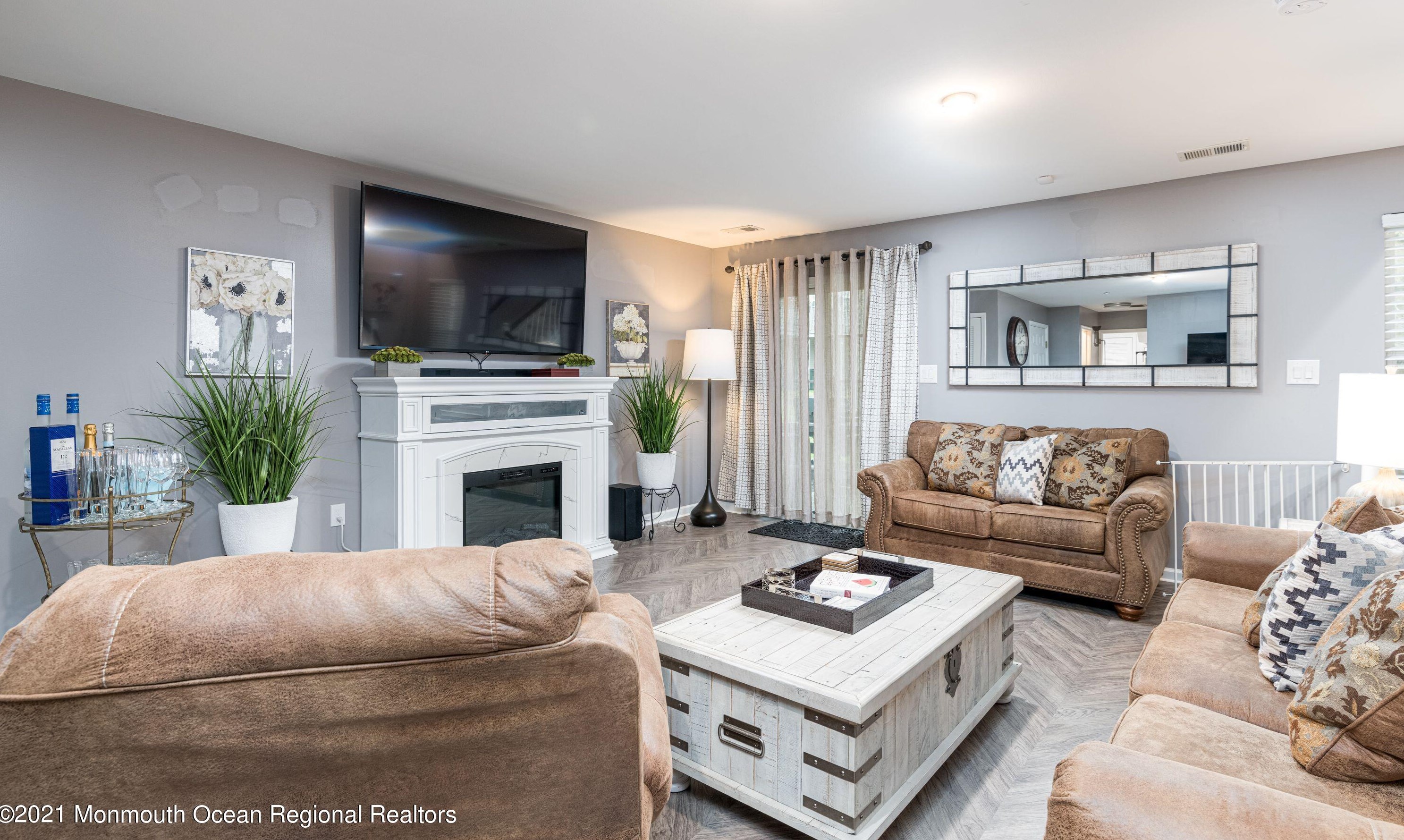 49 Aspen Way, Matawan NJ  07747-1941 exterior