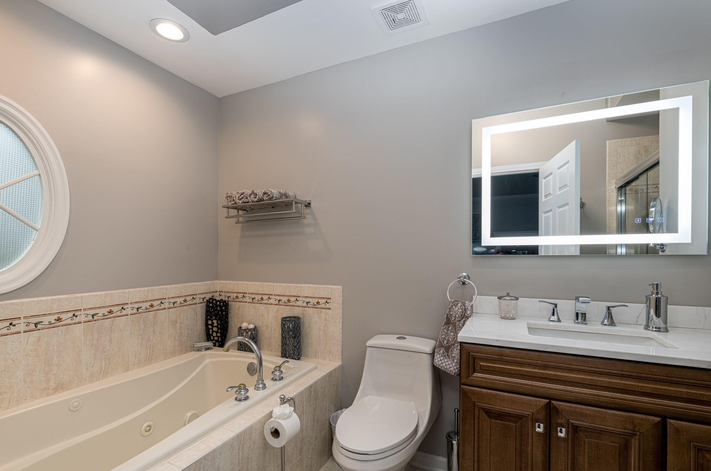 49 Aspen Way, Matawan NJ  07747-1941 exterior
