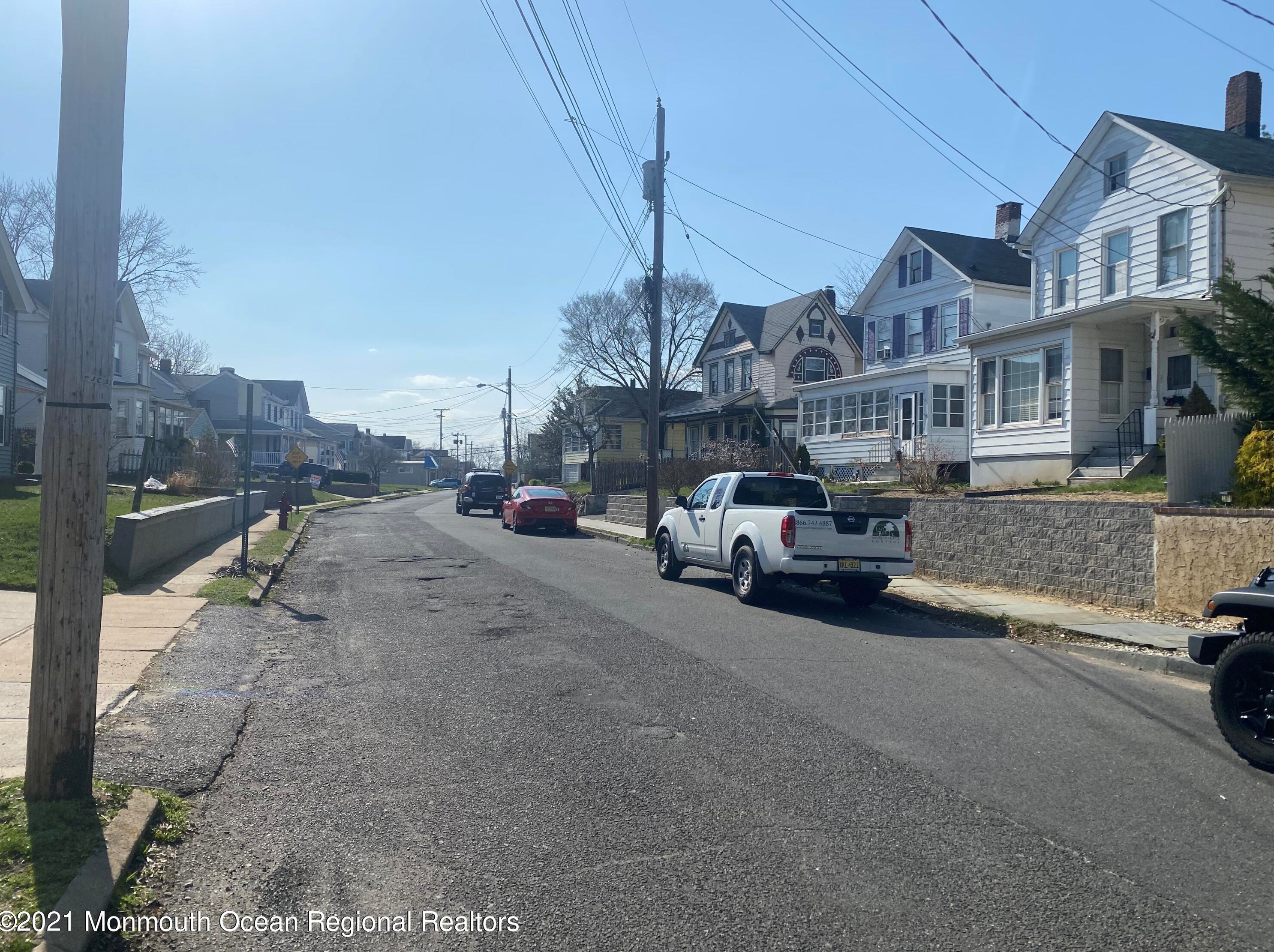 205 2nd St, Keyport NJ  07735-1811 exterior