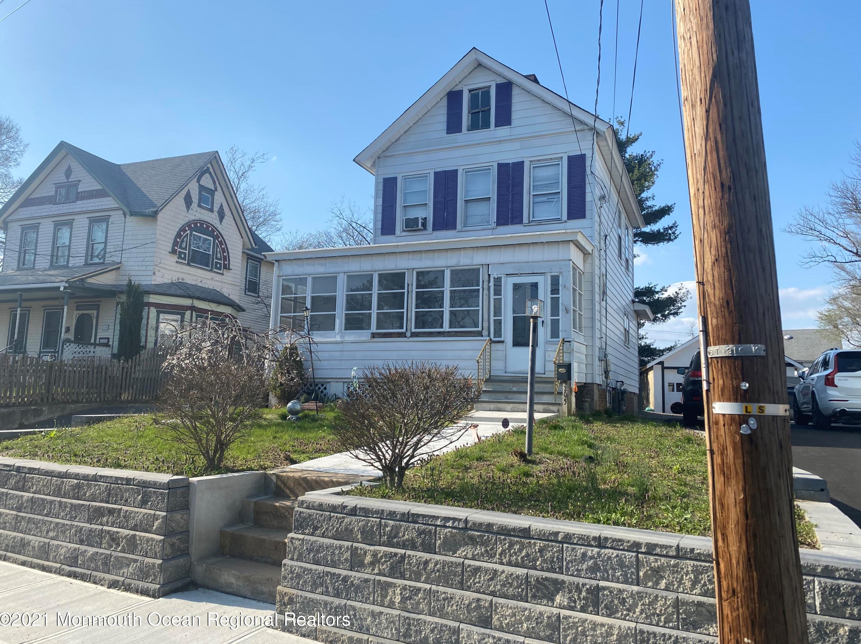 205 2nd St, Keyport NJ  07735-1811 exterior