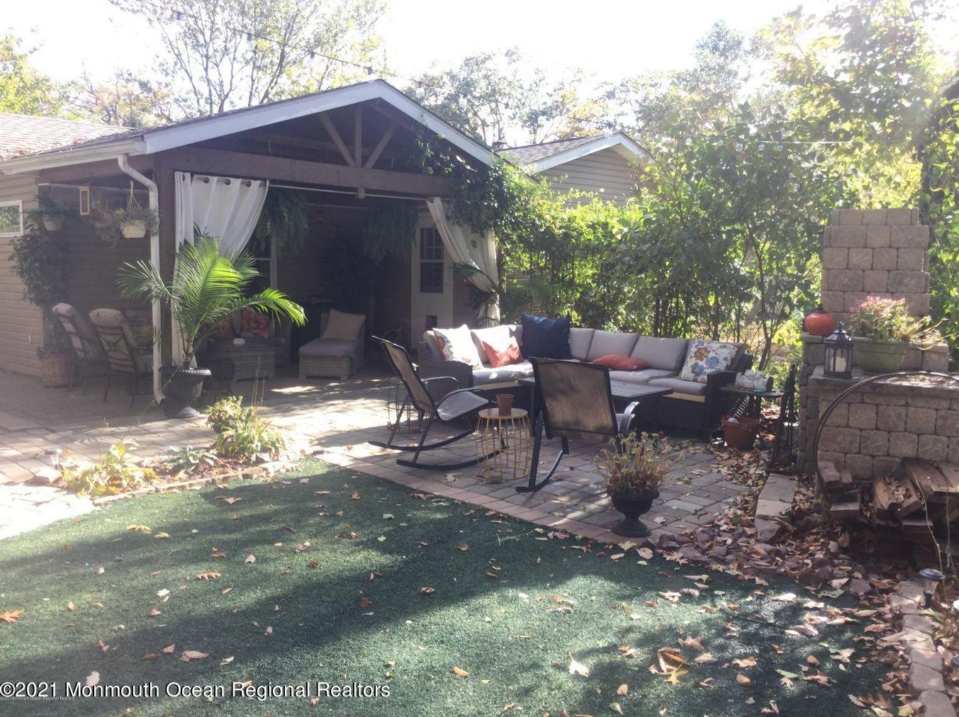 451 Wells Ave, Oakhurst NJ  07755-1445 exterior