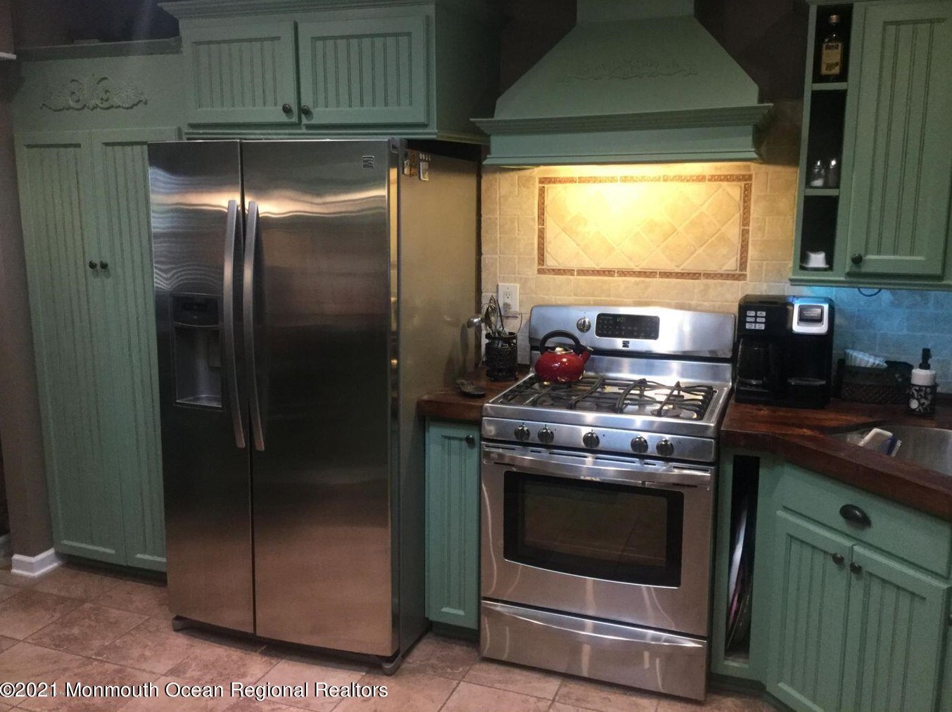 451 Wells Ave, Oakhurst NJ  07755-1445 exterior