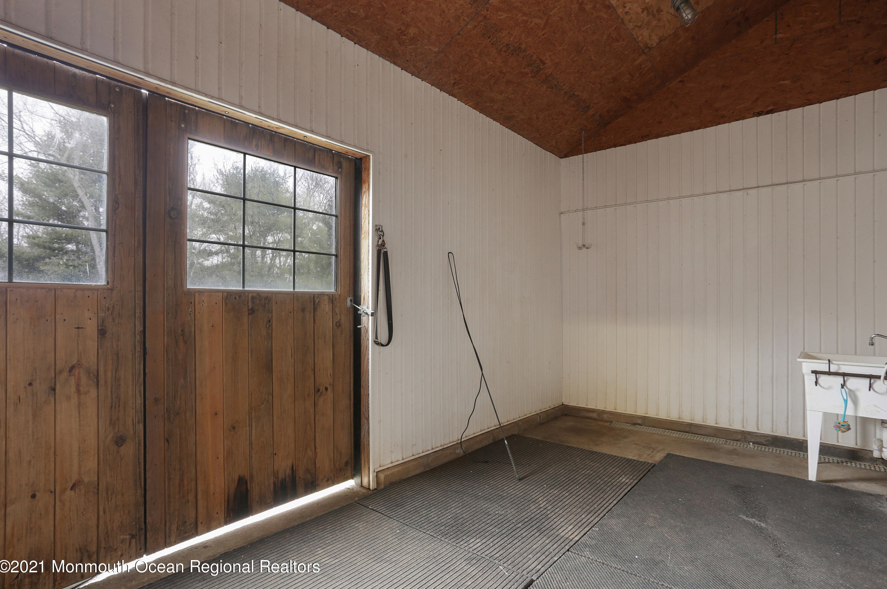 60 Creamery Rd, Vanderburg NJ  07722-1565 exterior