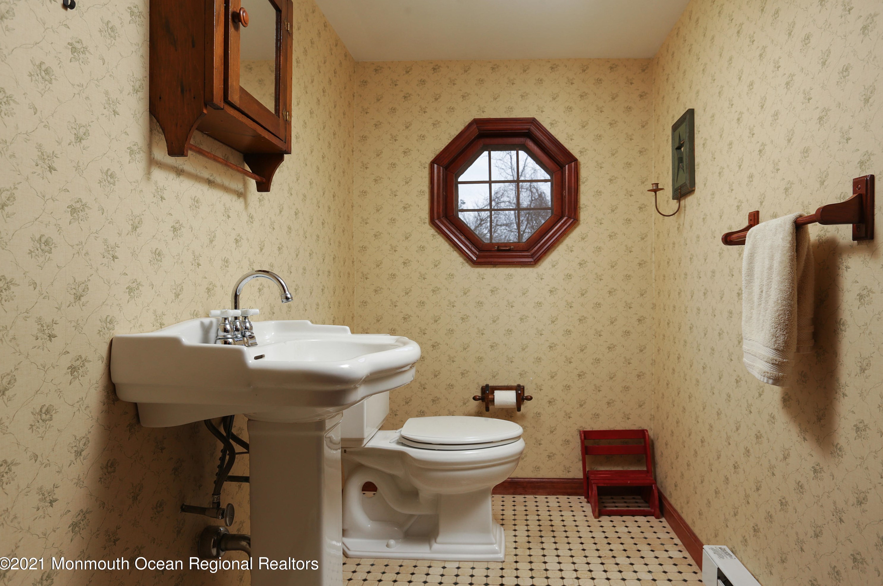 60 Creamery Rd, Vanderburg NJ  07722-1565 exterior