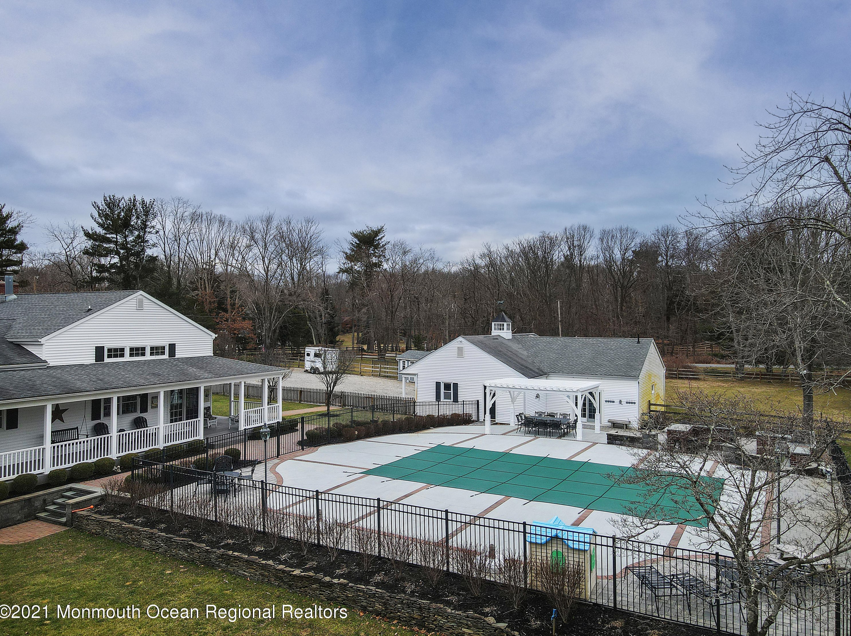 60 Creamery Rd, Vanderburg NJ  07722-1565 exterior