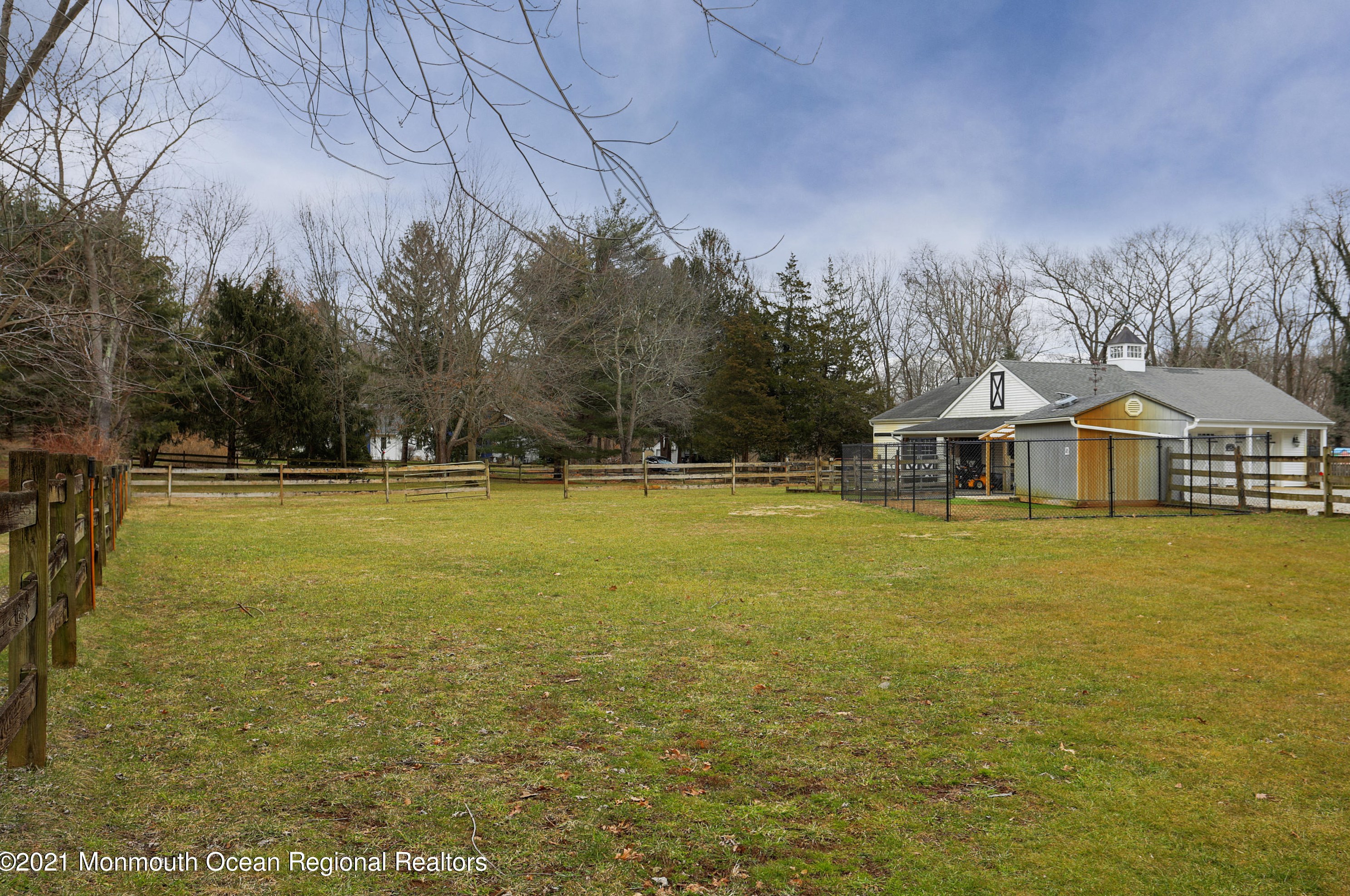 60 Creamery Rd, Vanderburg NJ  07722-1565 exterior