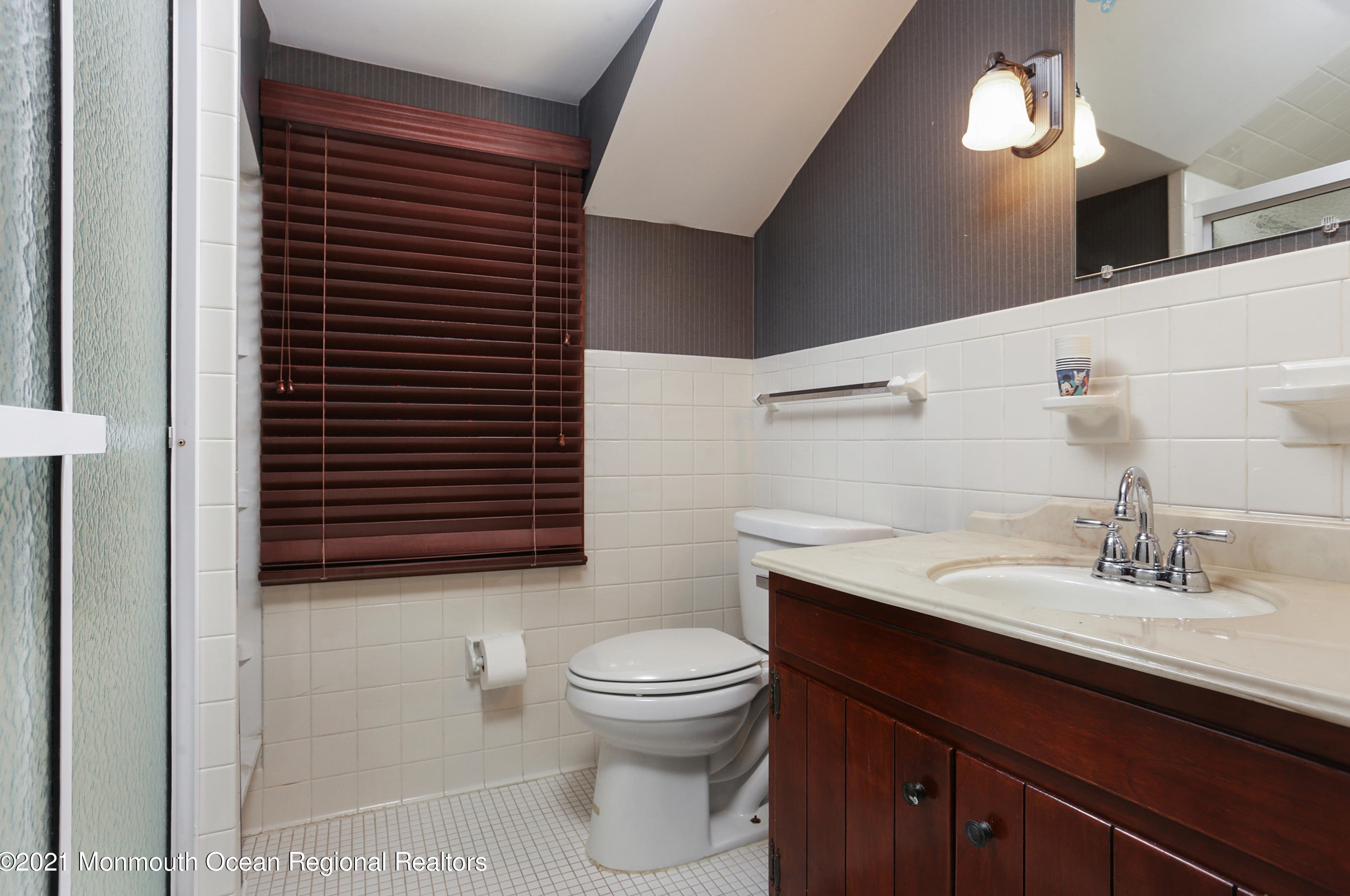 60 Creamery Rd, Vanderburg NJ  07722-1565 exterior