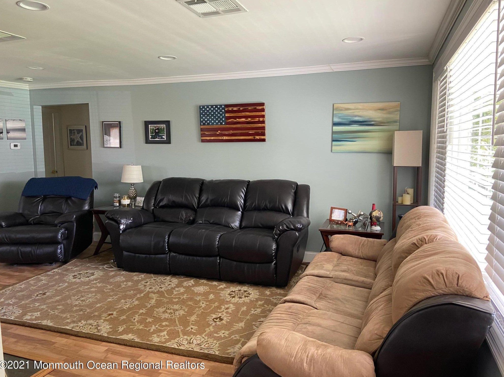 560 Lincoln Ave, Oakhurst NJ  07755-1144 exterior