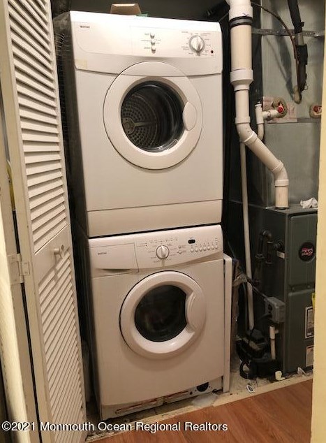 14 Woodpecker Rd, Wall Township NJ  07731-2015 exterior