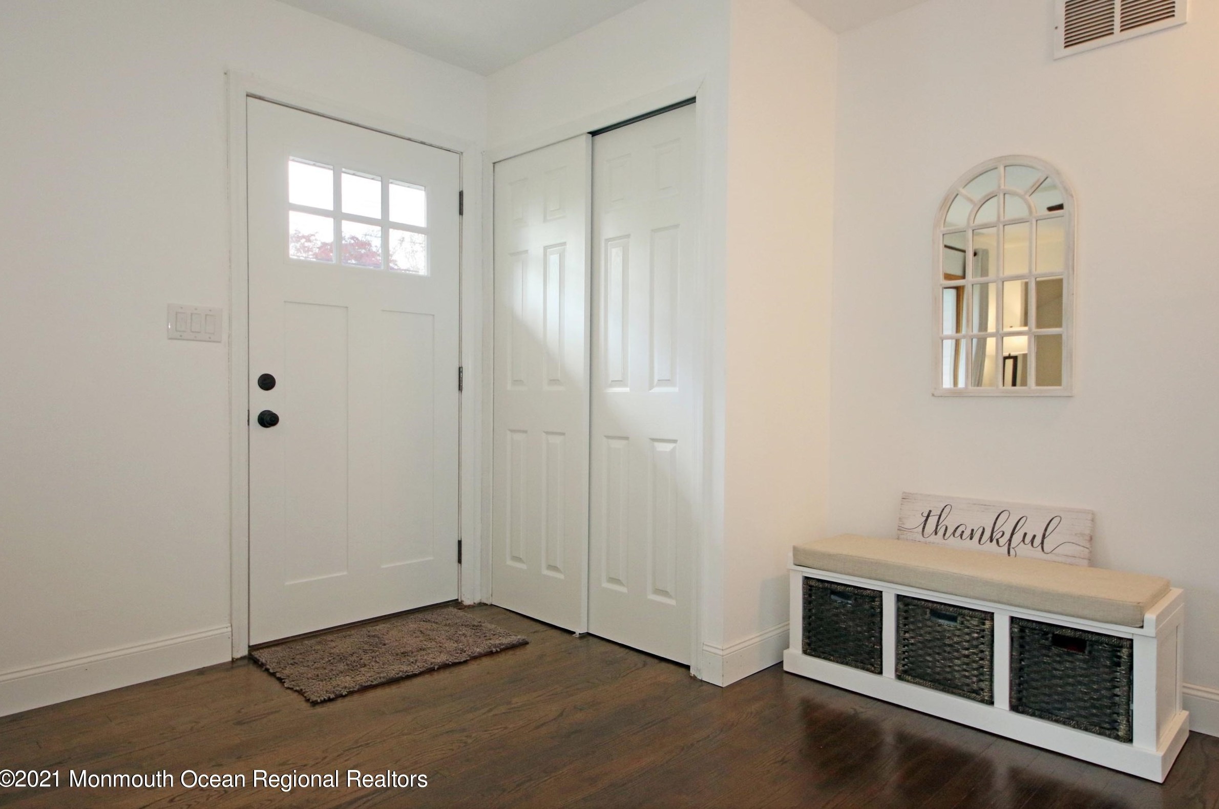 605 Turner Dr, Belford NJ  07718-1138 exterior