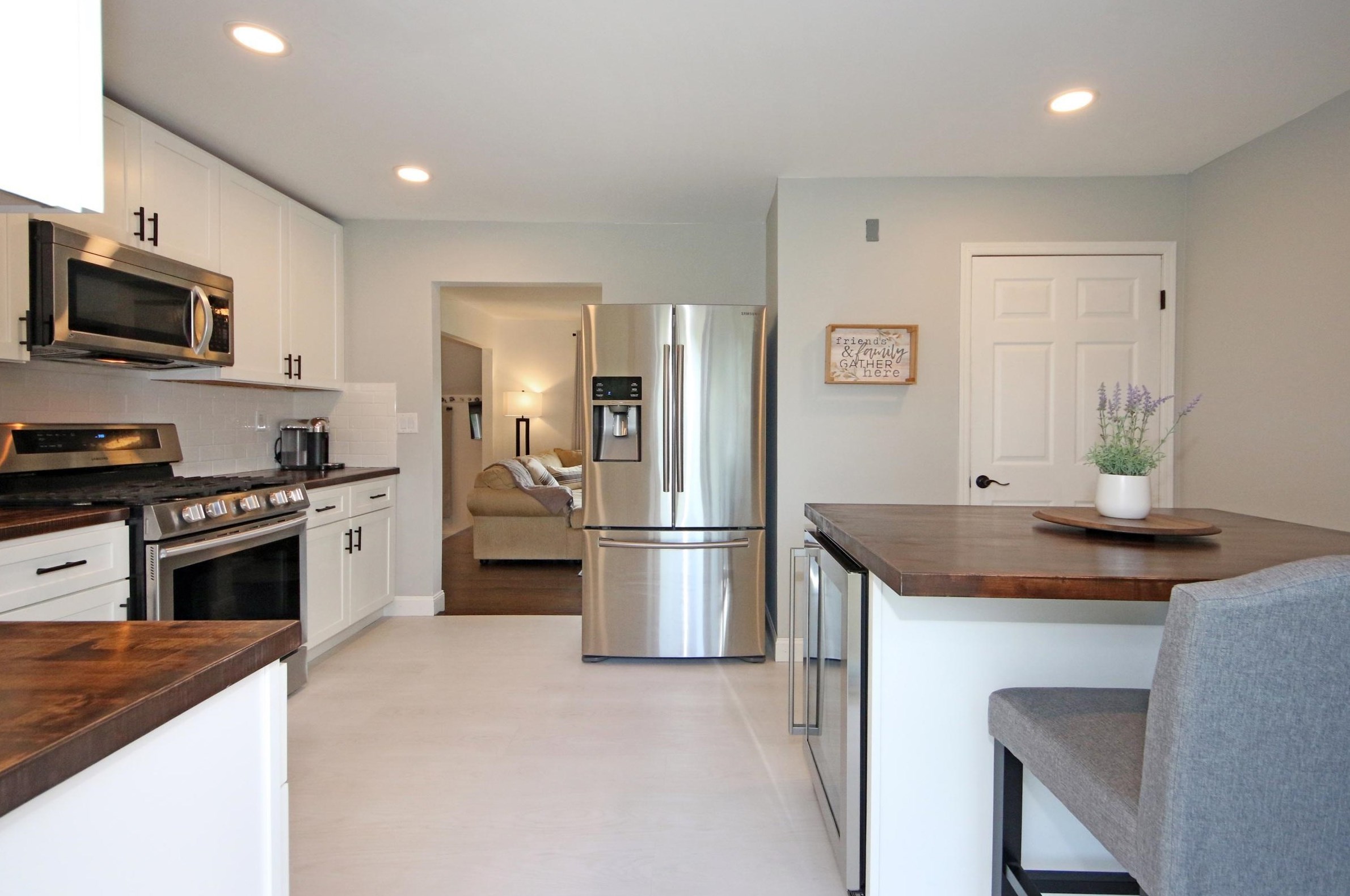 605 Turner Dr, Belford NJ  07718-1138 exterior