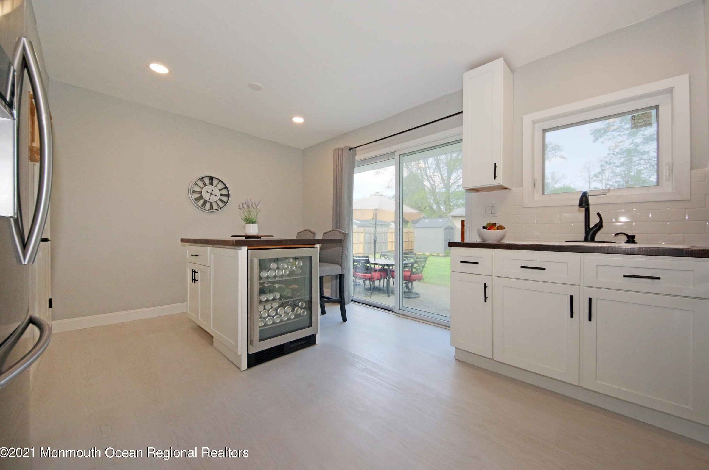 605 Turner Dr, Belford NJ  07718-1138 exterior