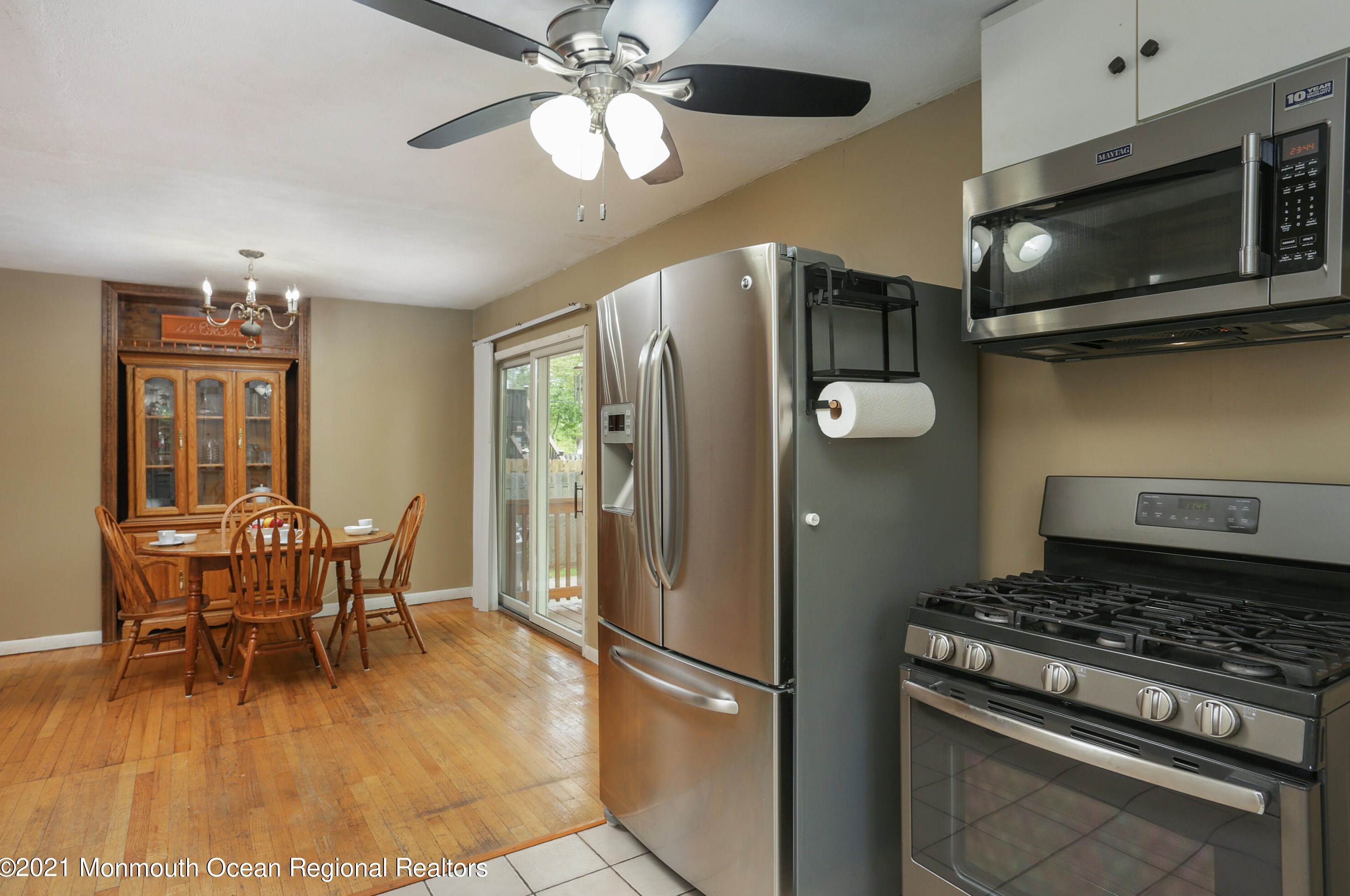 573 Sumner Ave, Belford NJ  07718-1136 exterior