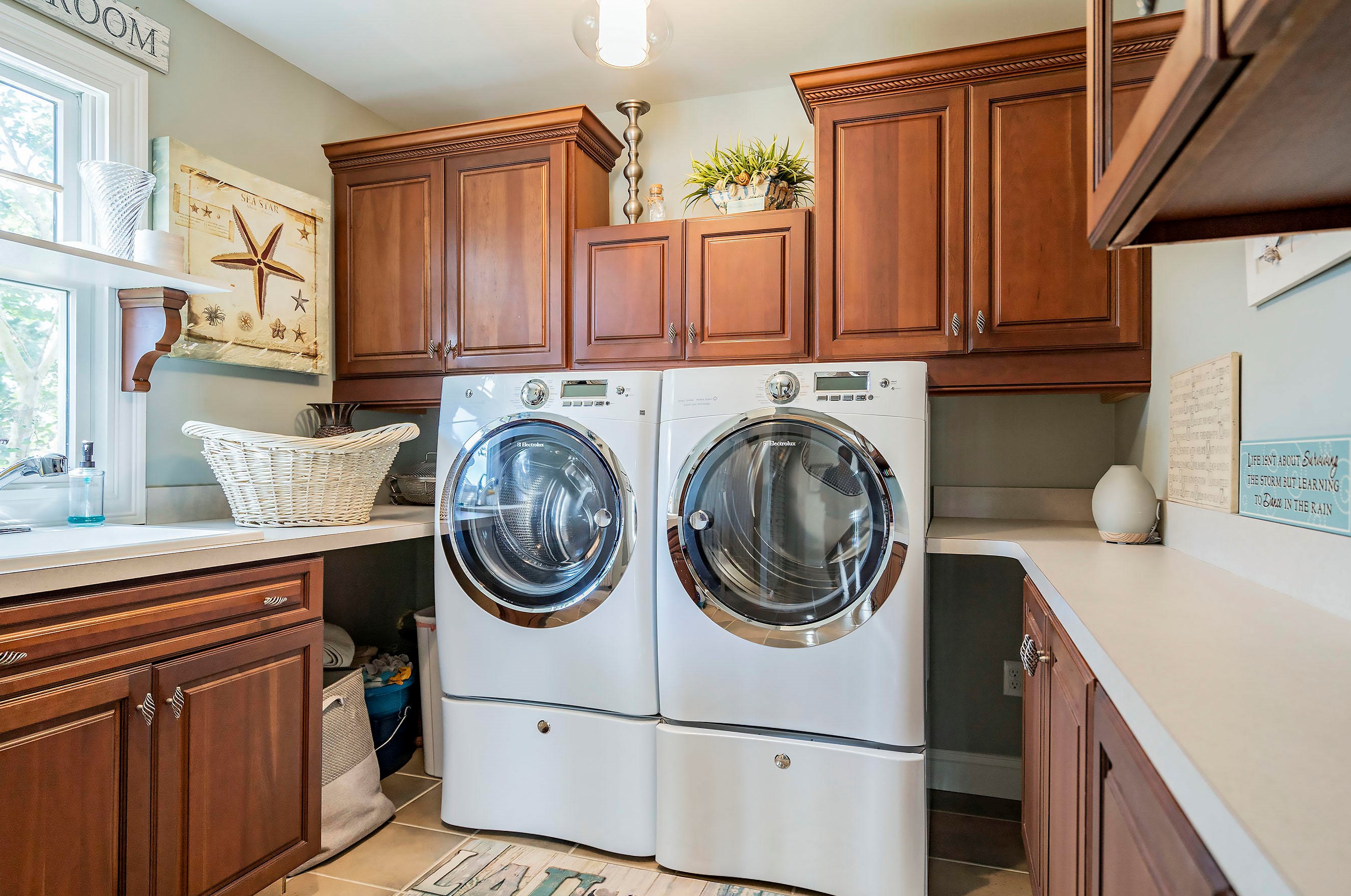 80 Gooseneck Point Rd, Oceanport NJ  07757-1404 exterior