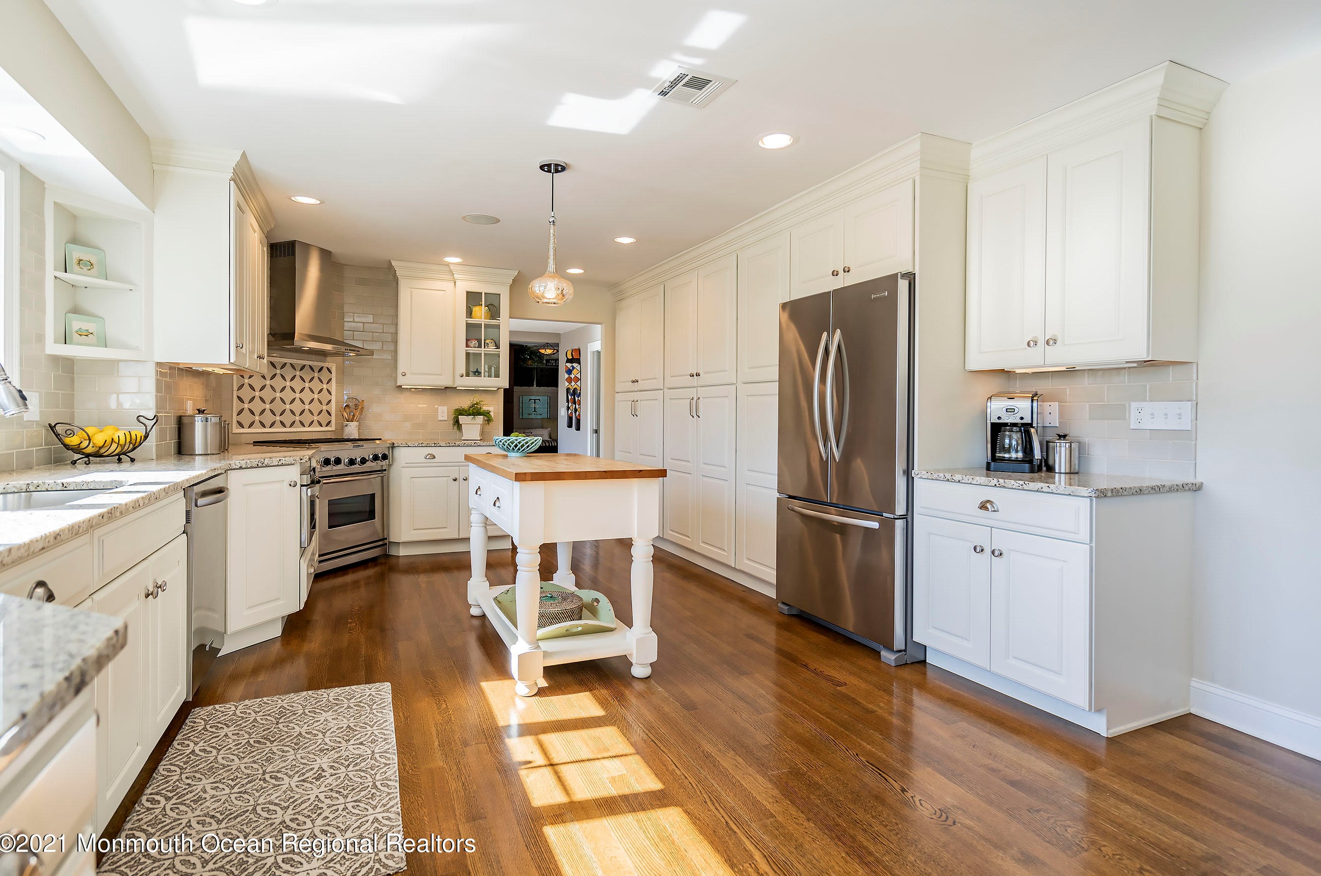 80 Gooseneck Point Rd, Oceanport NJ  07757-1404 exterior