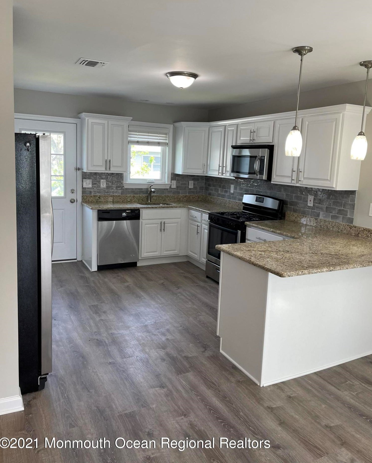 727 Prospect Ave, Keyport NJ  07735-5432 exterior