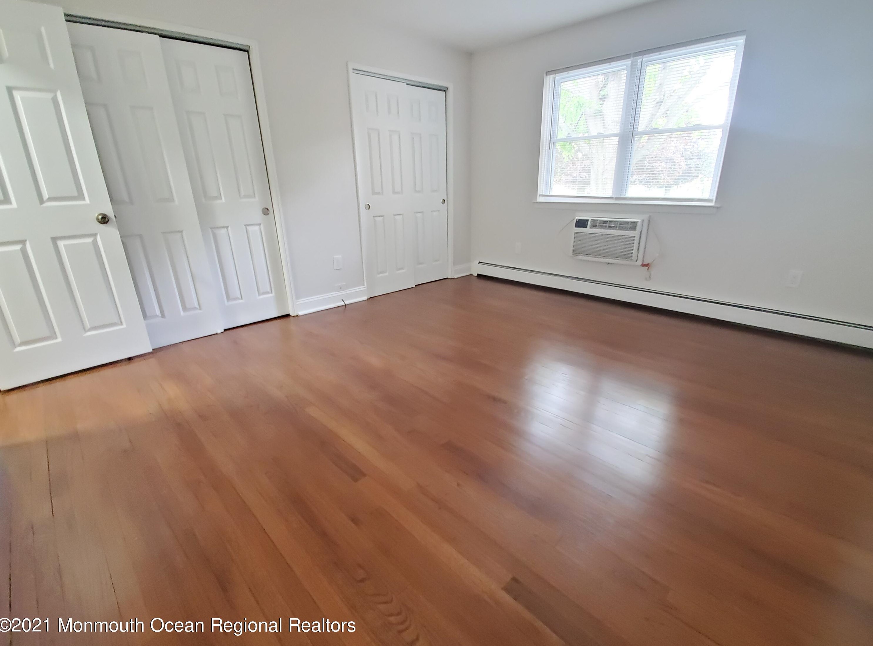 28 Manchester Ct, East Freehold NJ  07728-3231 exterior