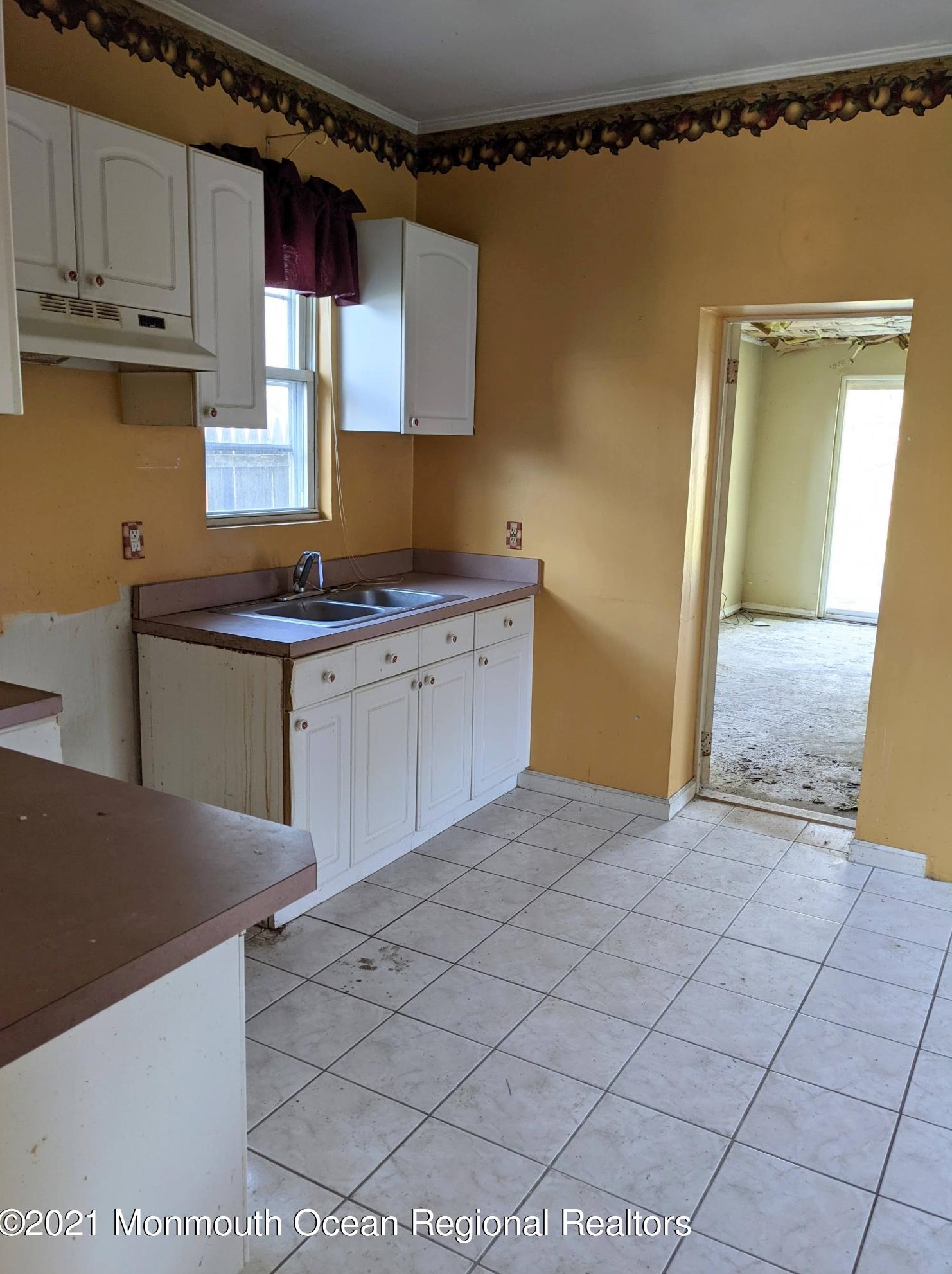 92 Morningside Ave, Ideal Beach NJ  07734-1908 exterior