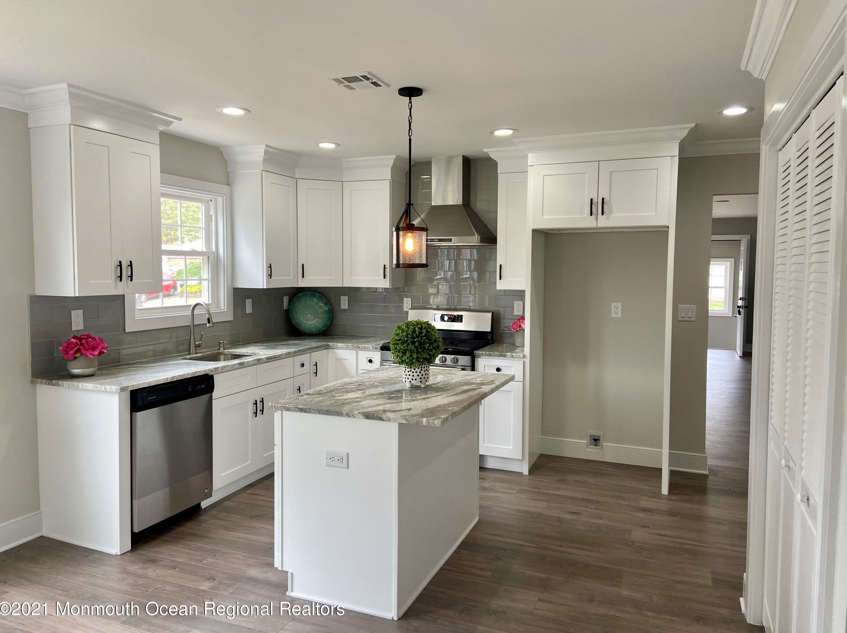 360 Costa Mesa Dr, Toms River NJ  08757-5767 exterior