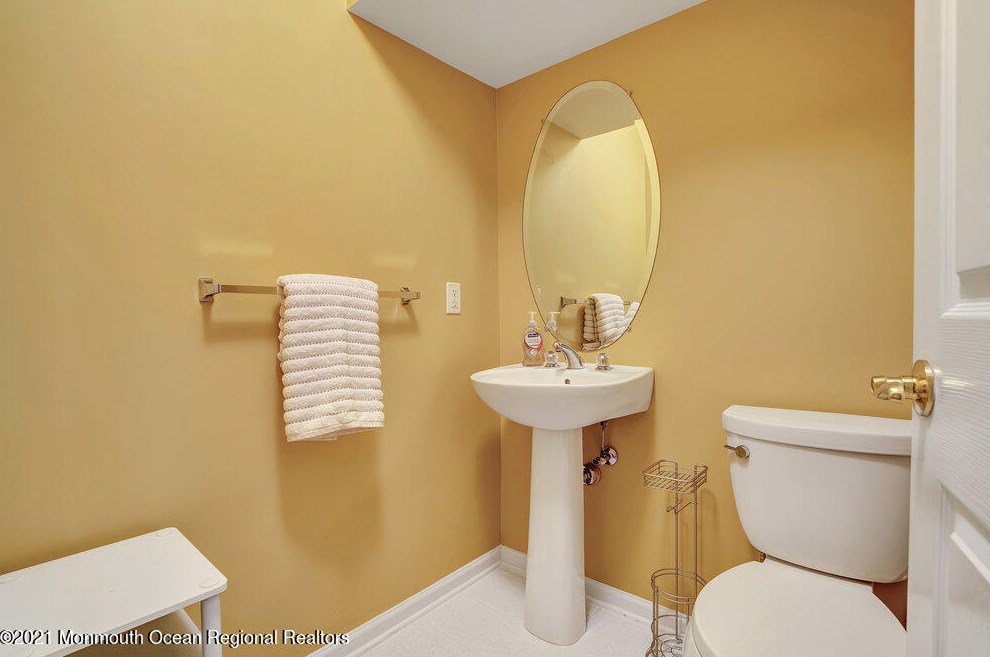 26 Aspen Way, Matawan NJ  07747-1905 exterior
