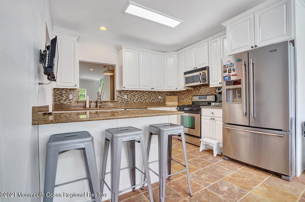 26 Aspen Way, Matawan NJ  07747-1905 exterior