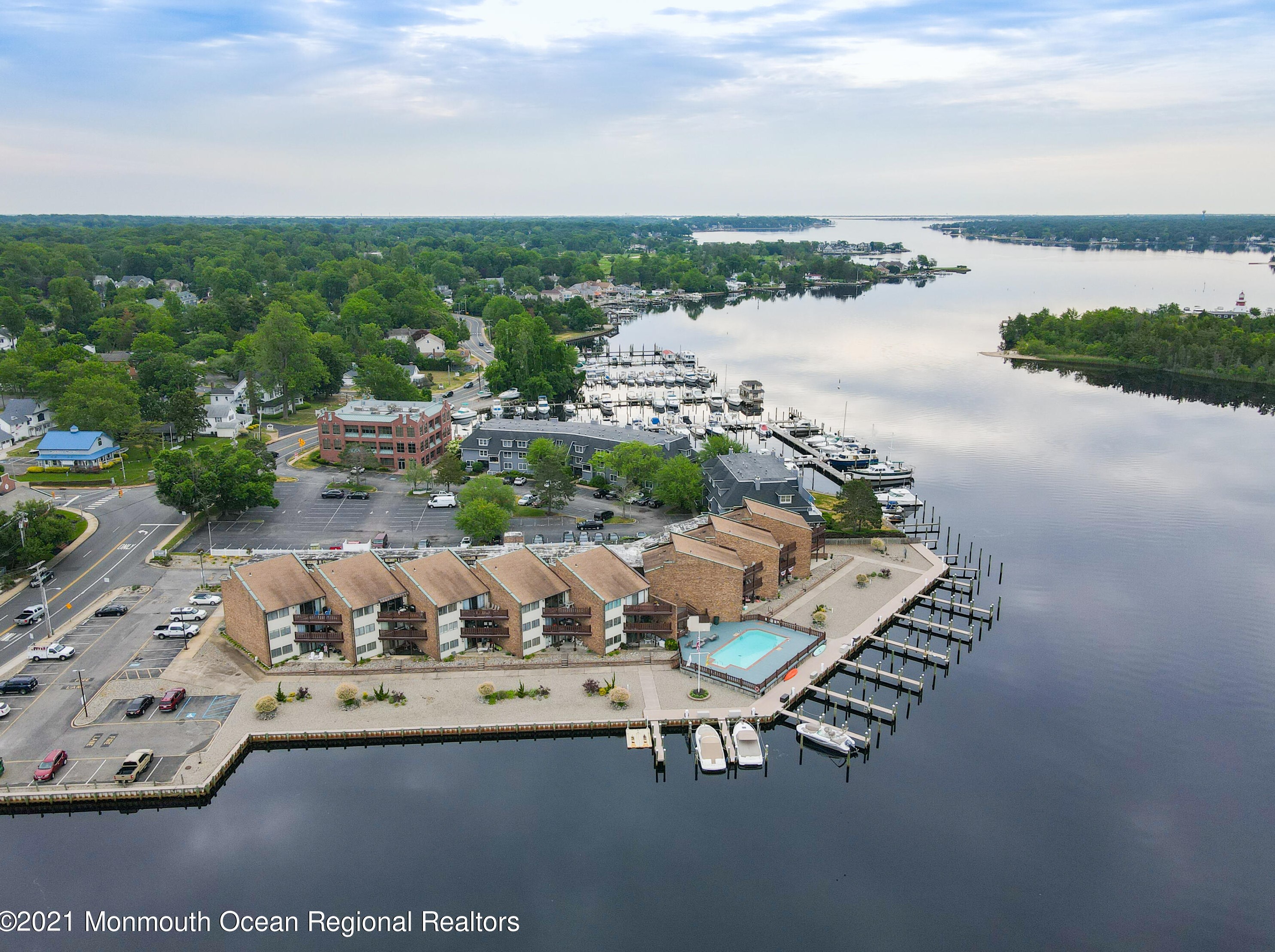 77 Water St, Toms River NJ 08753-7644 exterior