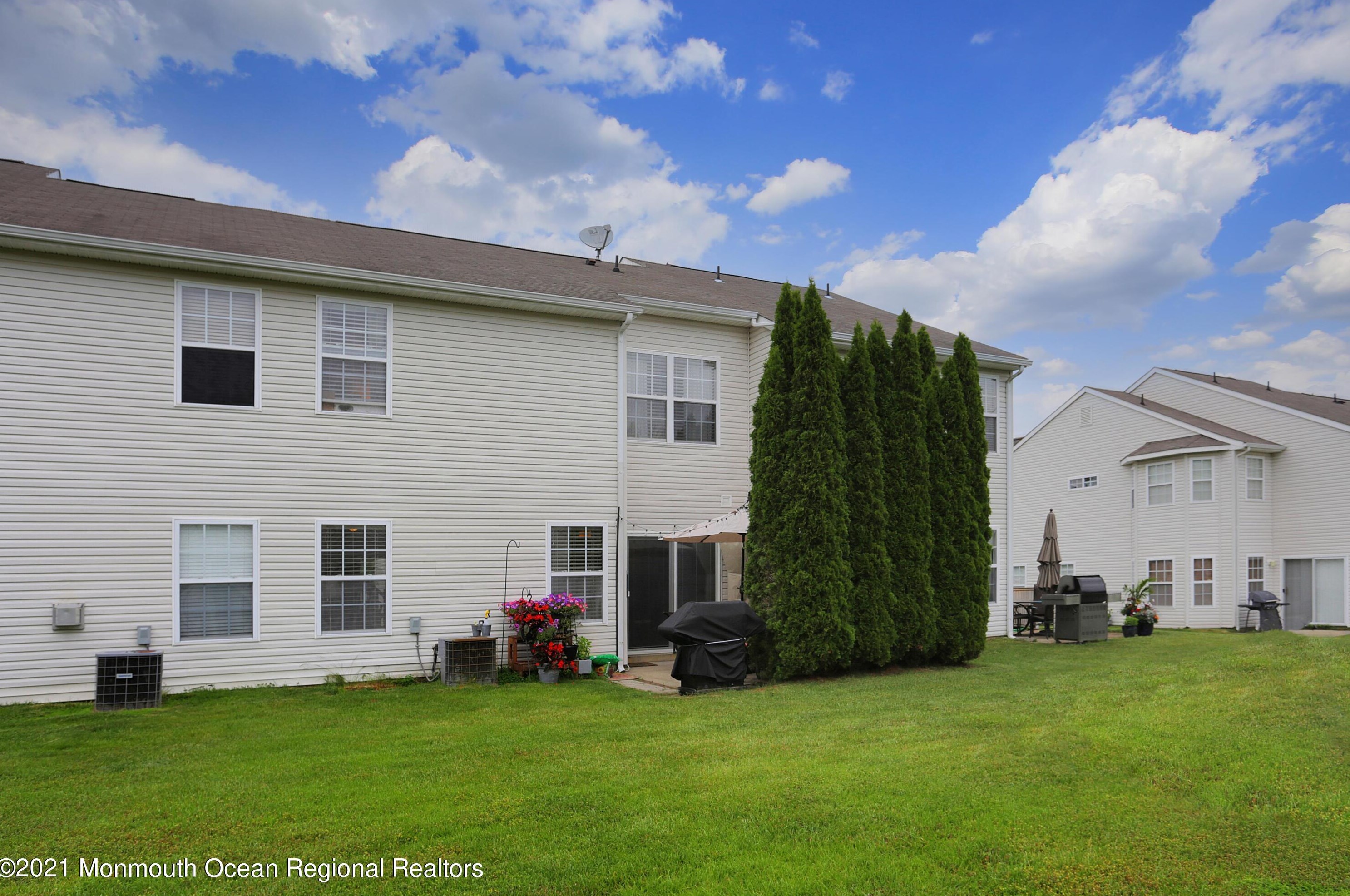 45 Hawthorne Dr, Wall Township NJ  07753-7585 exterior