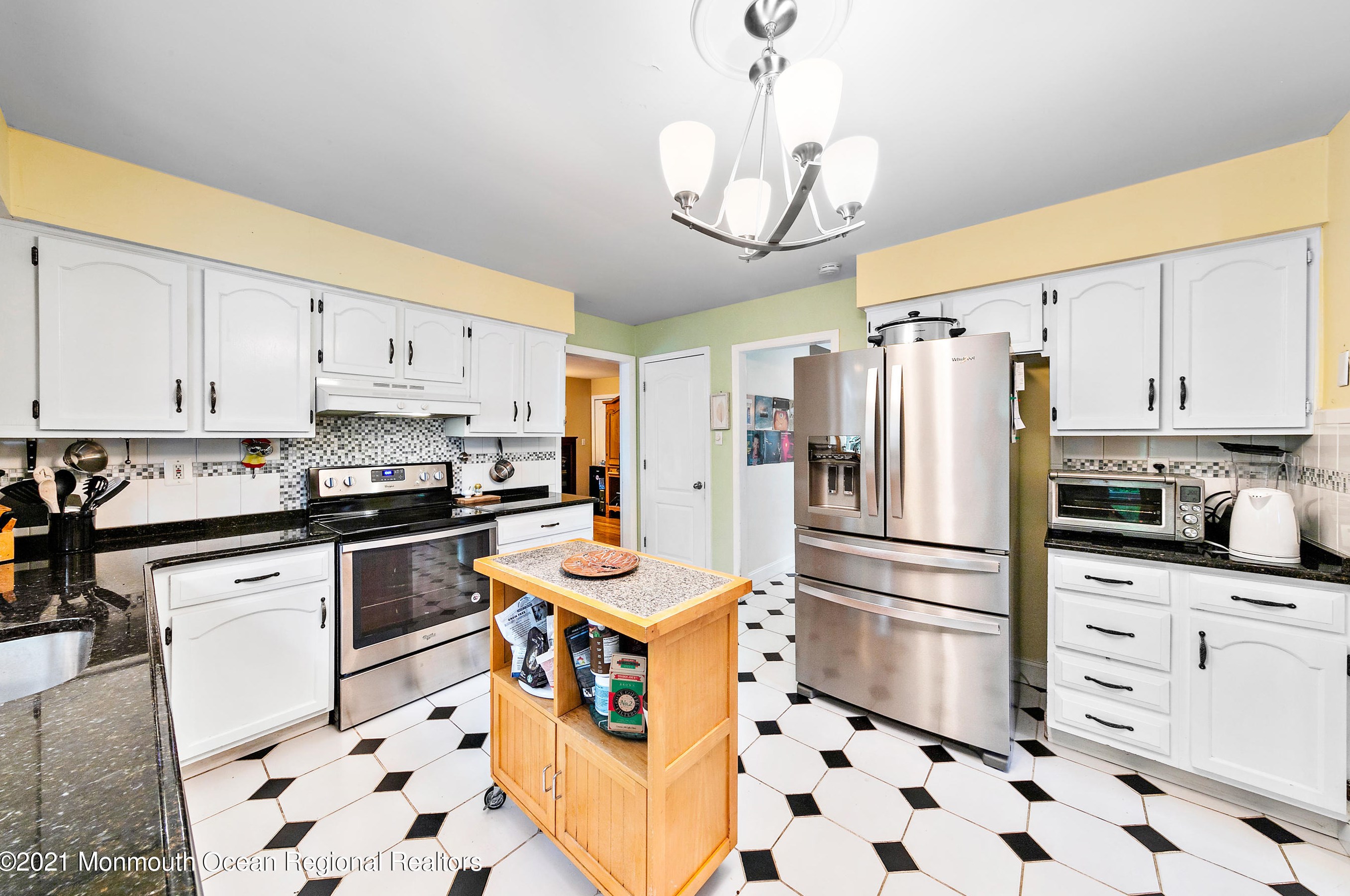 42 Hiawatha Ave, Oceanport NJ  07757-1606 exterior