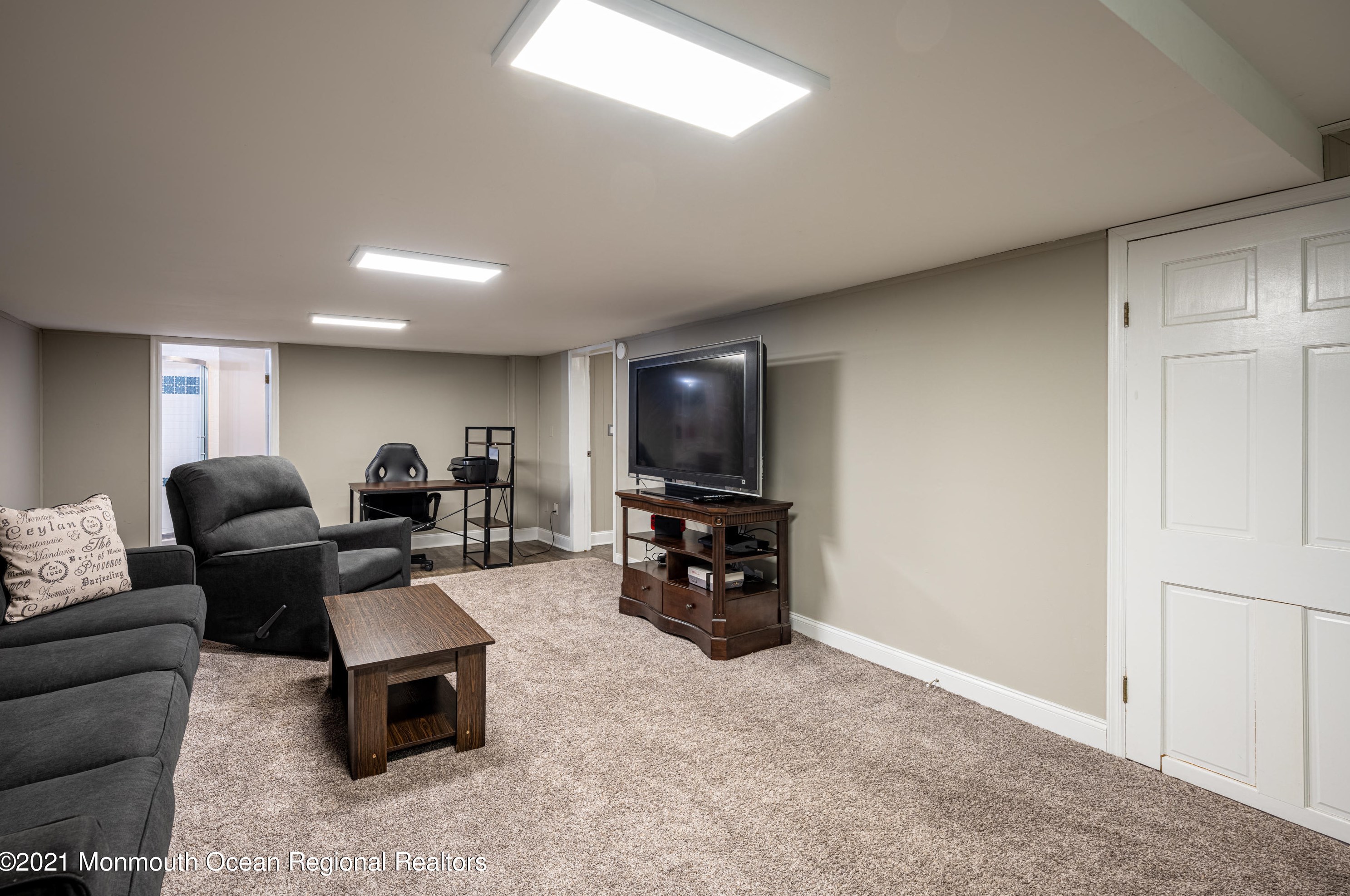 1067 Crystal Dr, Toms River NJ  08753-3823 exterior