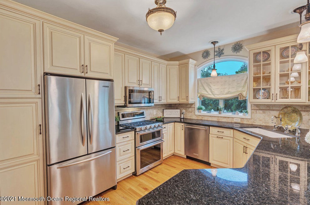 39 Church St, Wall Township NJ  08736-3430 exterior