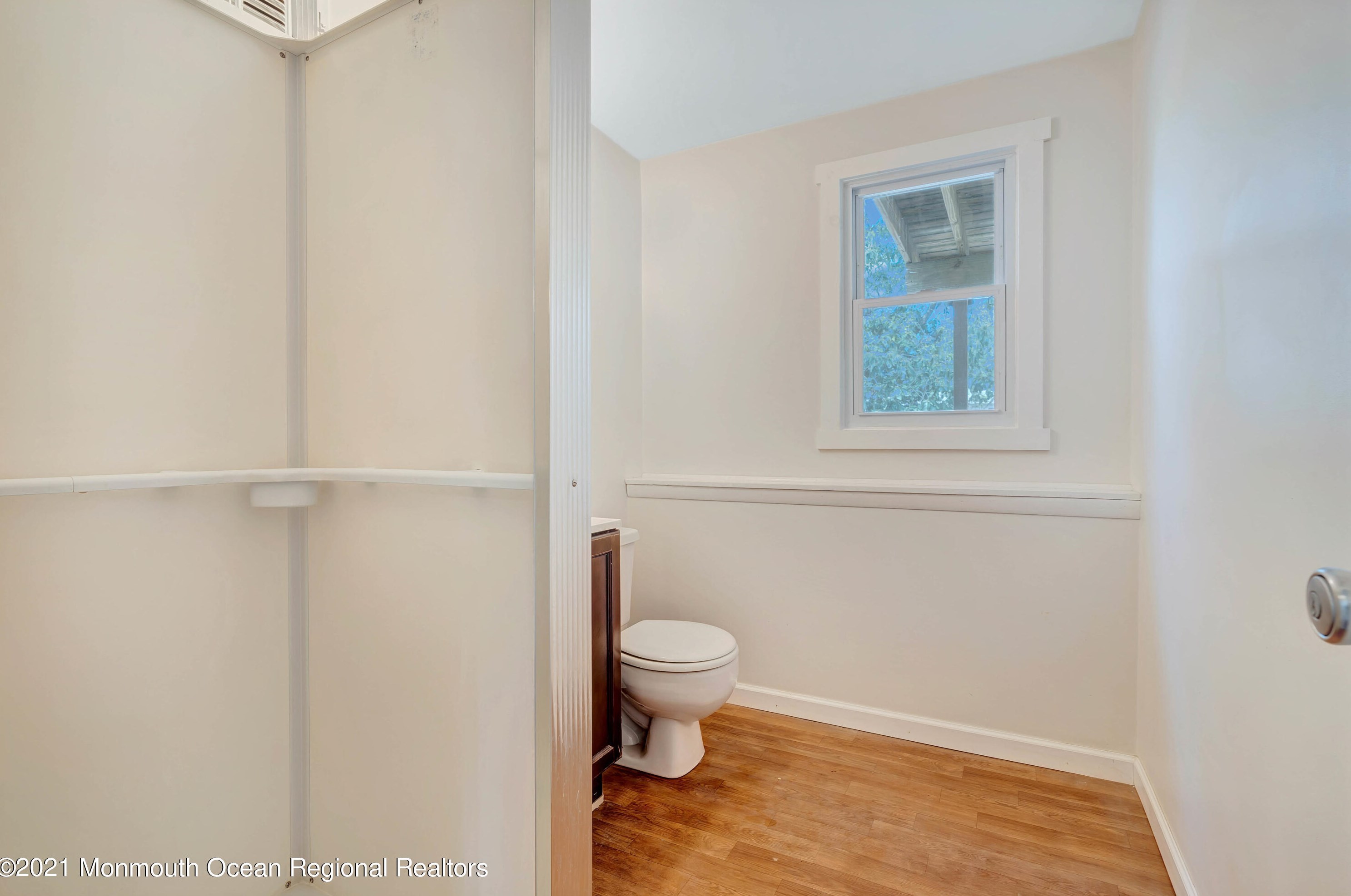 833 Holiday Ct, Toms River NJ  08753-3721 exterior