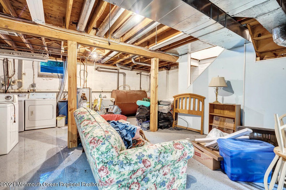 33 Shady Ln, Hardyston NJ  07419-9776 exterior