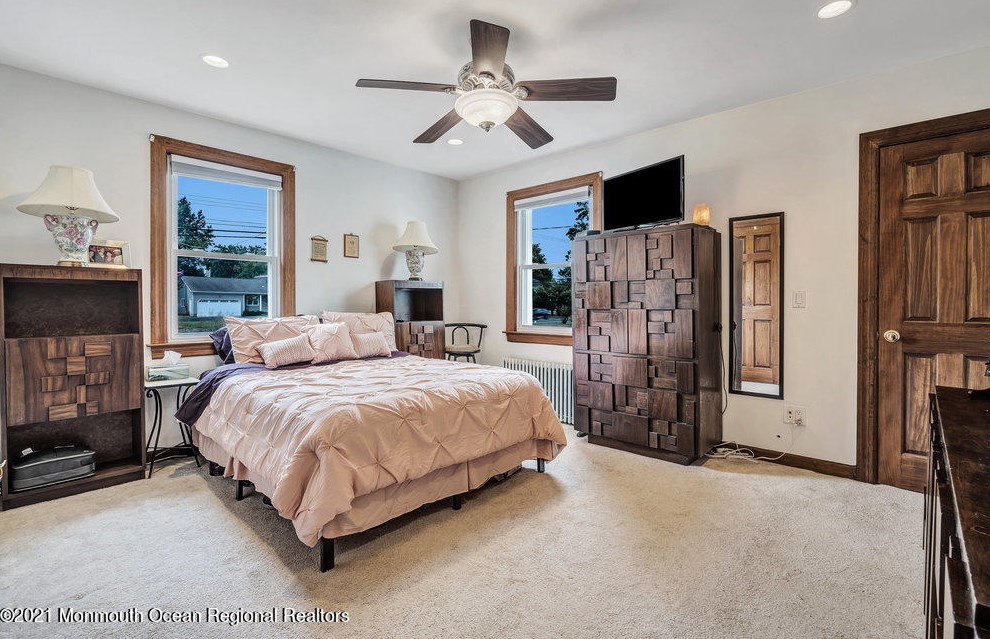 125 Monmouth Blvd, Oceanport NJ  07757-1621 exterior