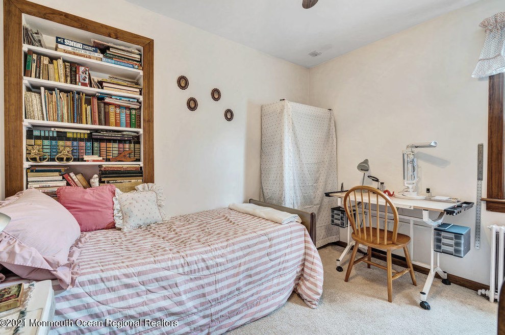 125 Monmouth Blvd, Oceanport NJ  07757-1621 exterior