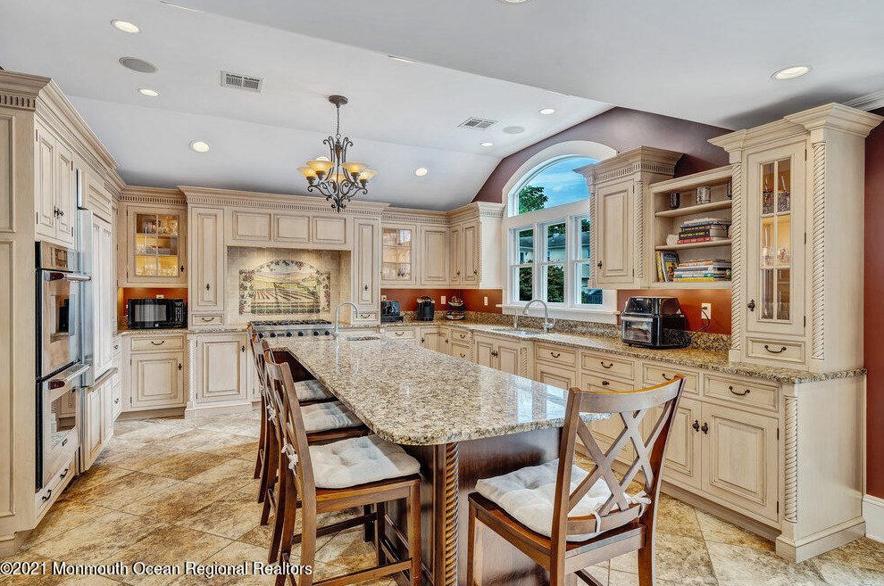 125 Monmouth Blvd, Oceanport NJ  07757-1621 exterior