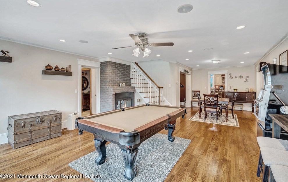 125 Monmouth Blvd, Oceanport NJ  07757-1621 exterior