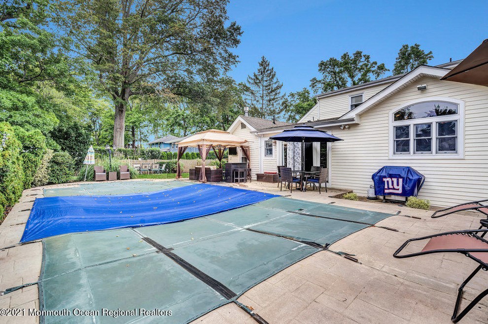 125 Monmouth Blvd, Oceanport NJ  07757-1621 exterior