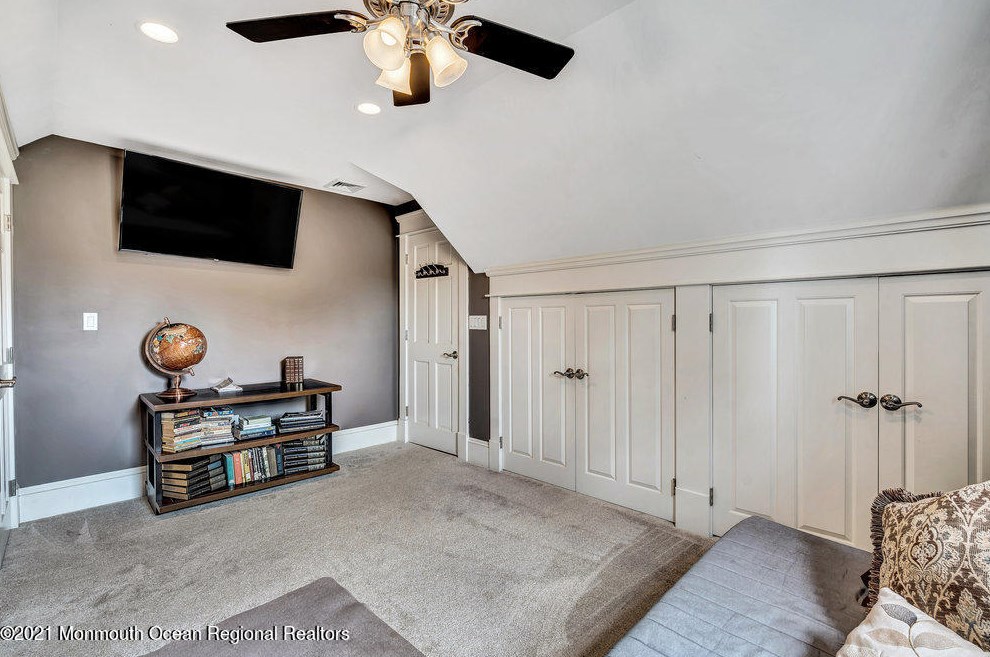 125 Monmouth Blvd, Oceanport NJ  07757-1621 exterior