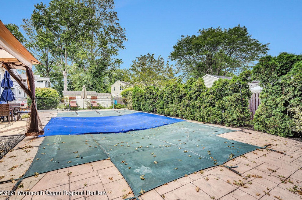 125 Monmouth Blvd, Oceanport NJ  07757-1621 exterior