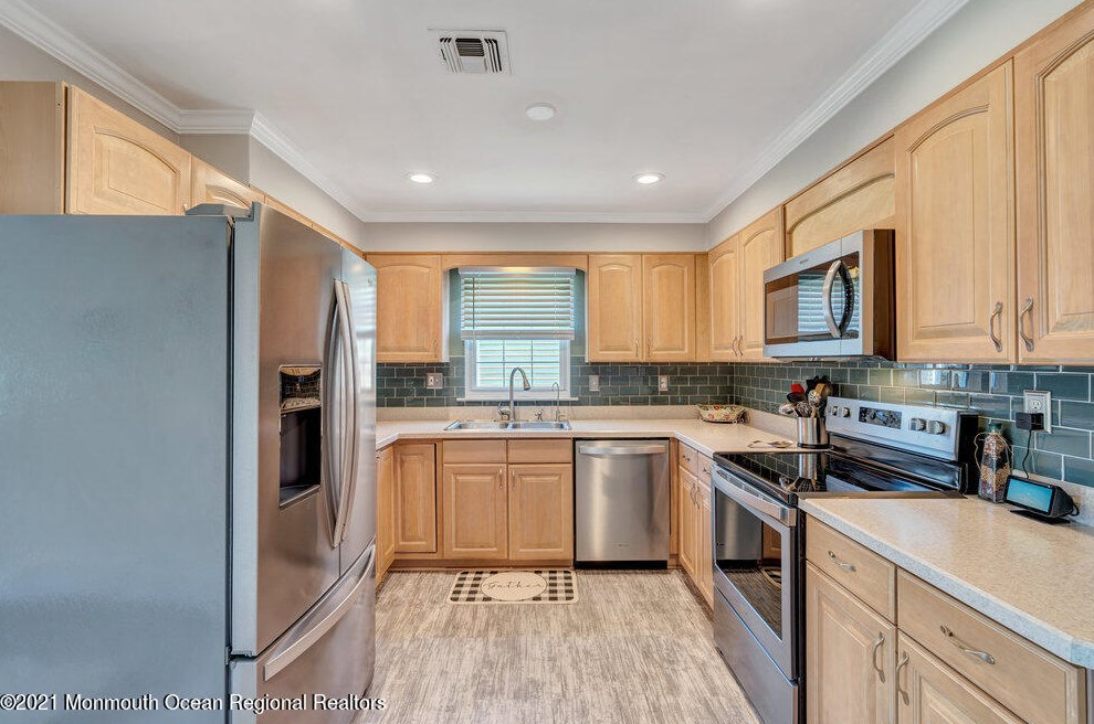 30 Chatham Pl, Southampton NJ  08088-1108 exterior