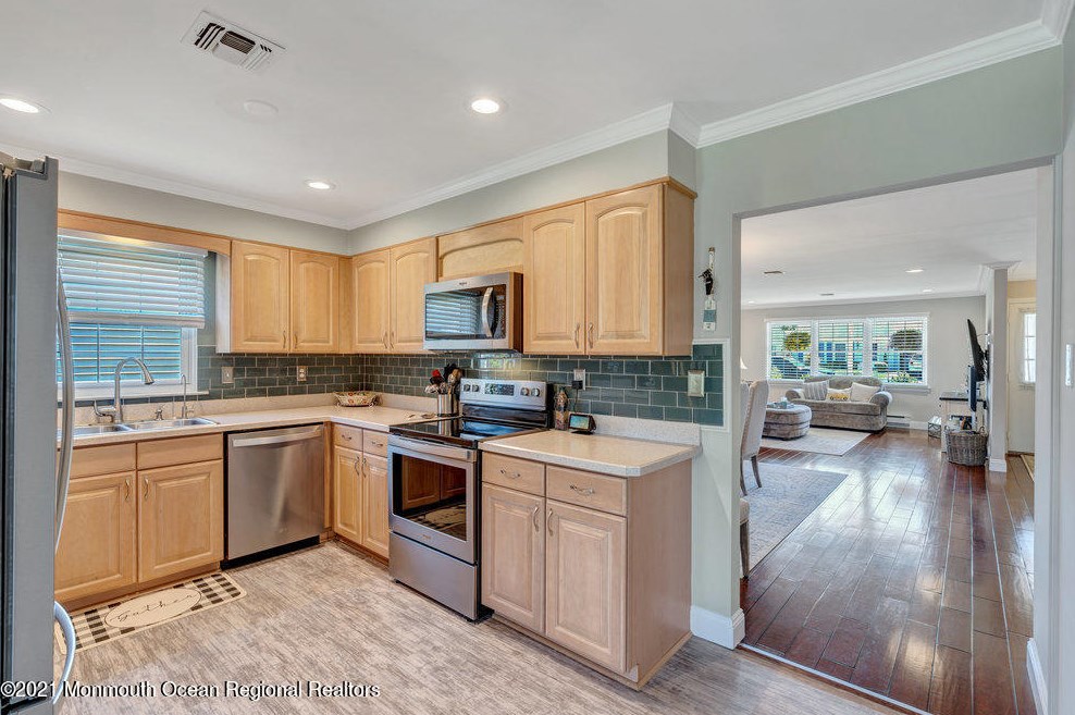 30 Chatham Pl, Southampton NJ  08088-1108 exterior