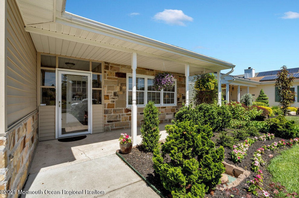 30 Chatham Pl, Southampton NJ  08088-1108 exterior