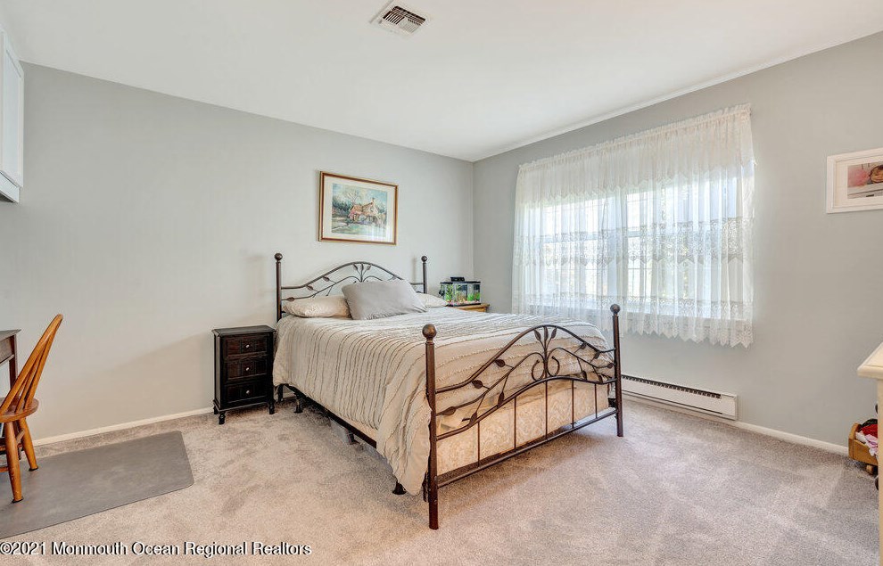 30 Chatham Pl, Southampton NJ  08088-1108 exterior