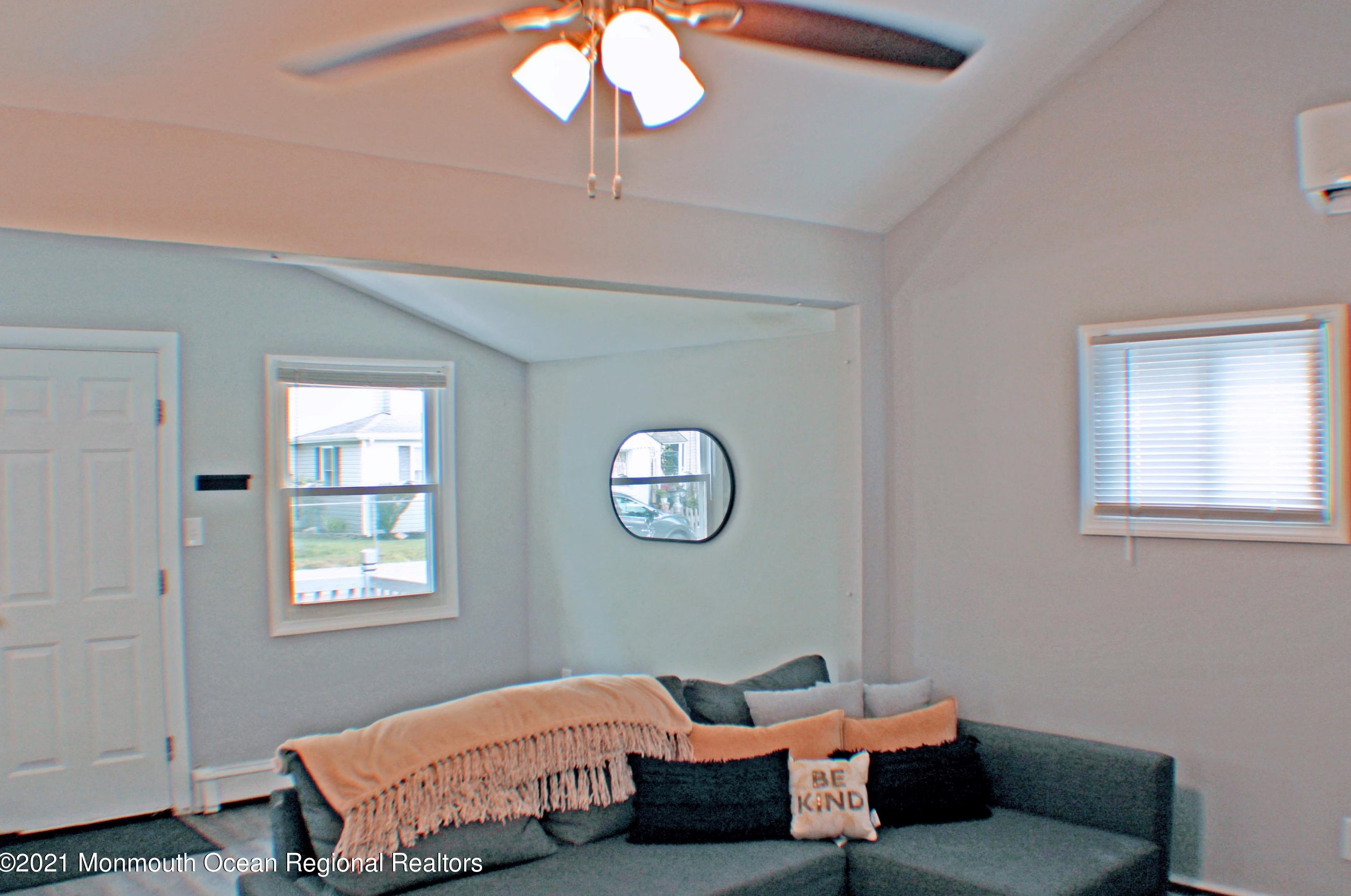 39 Laurelhurst Dr, Keyport NJ  07735-5209 exterior