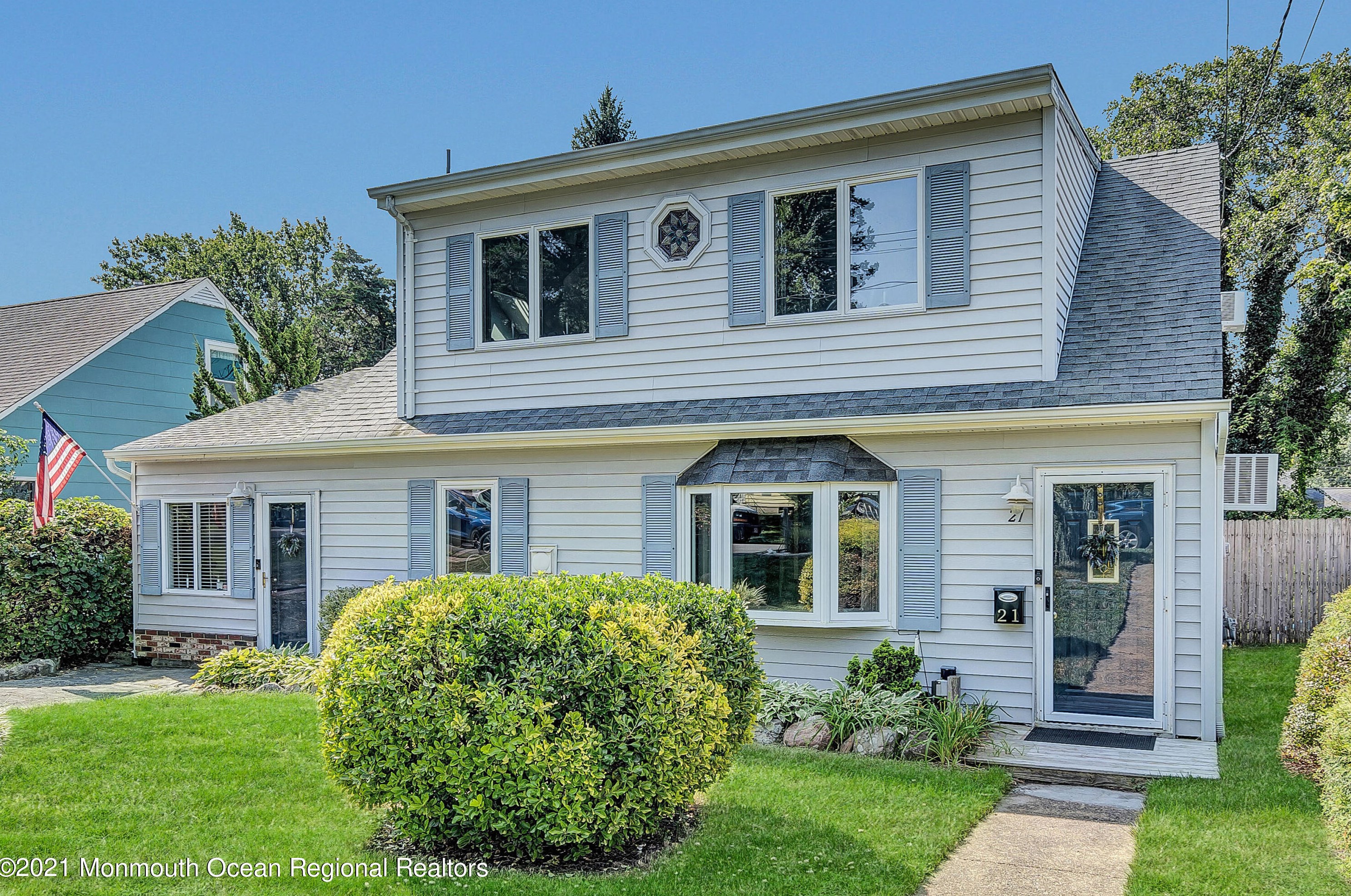 21 Fairway Dr, Toms River NJ  08753-6878 exterior