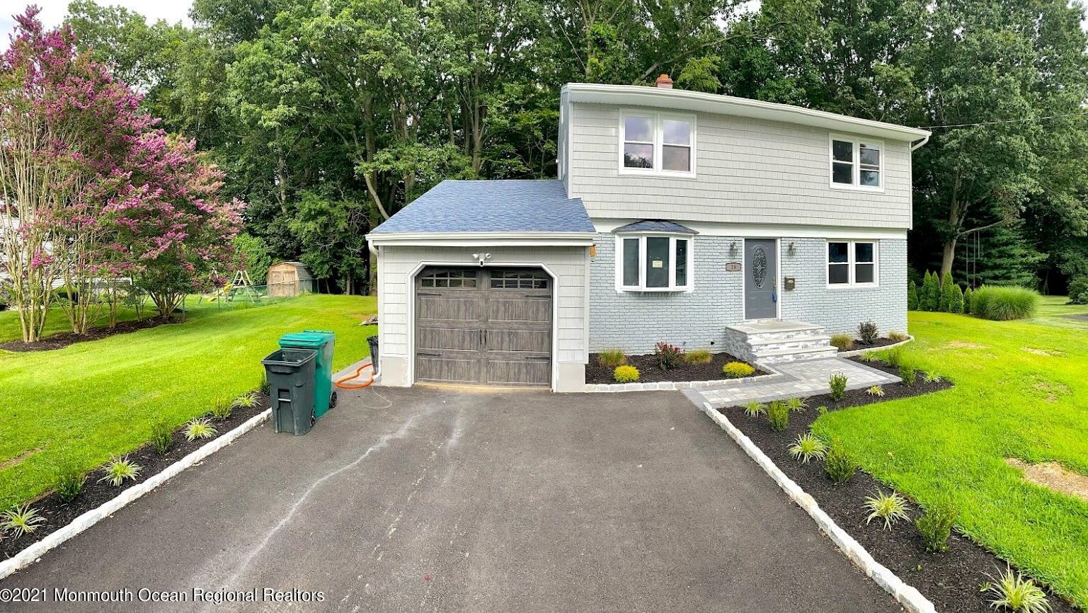 28 Chestnut Dr, Matawan NJ  07747-2902 exterior